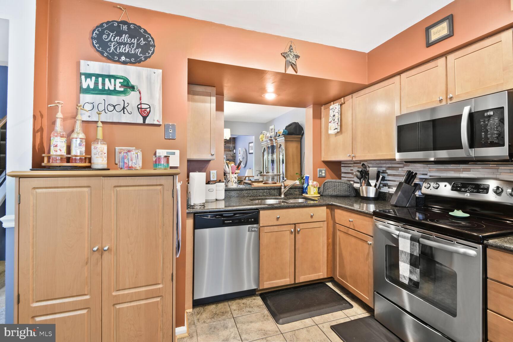 3824 ANGELTON COURT