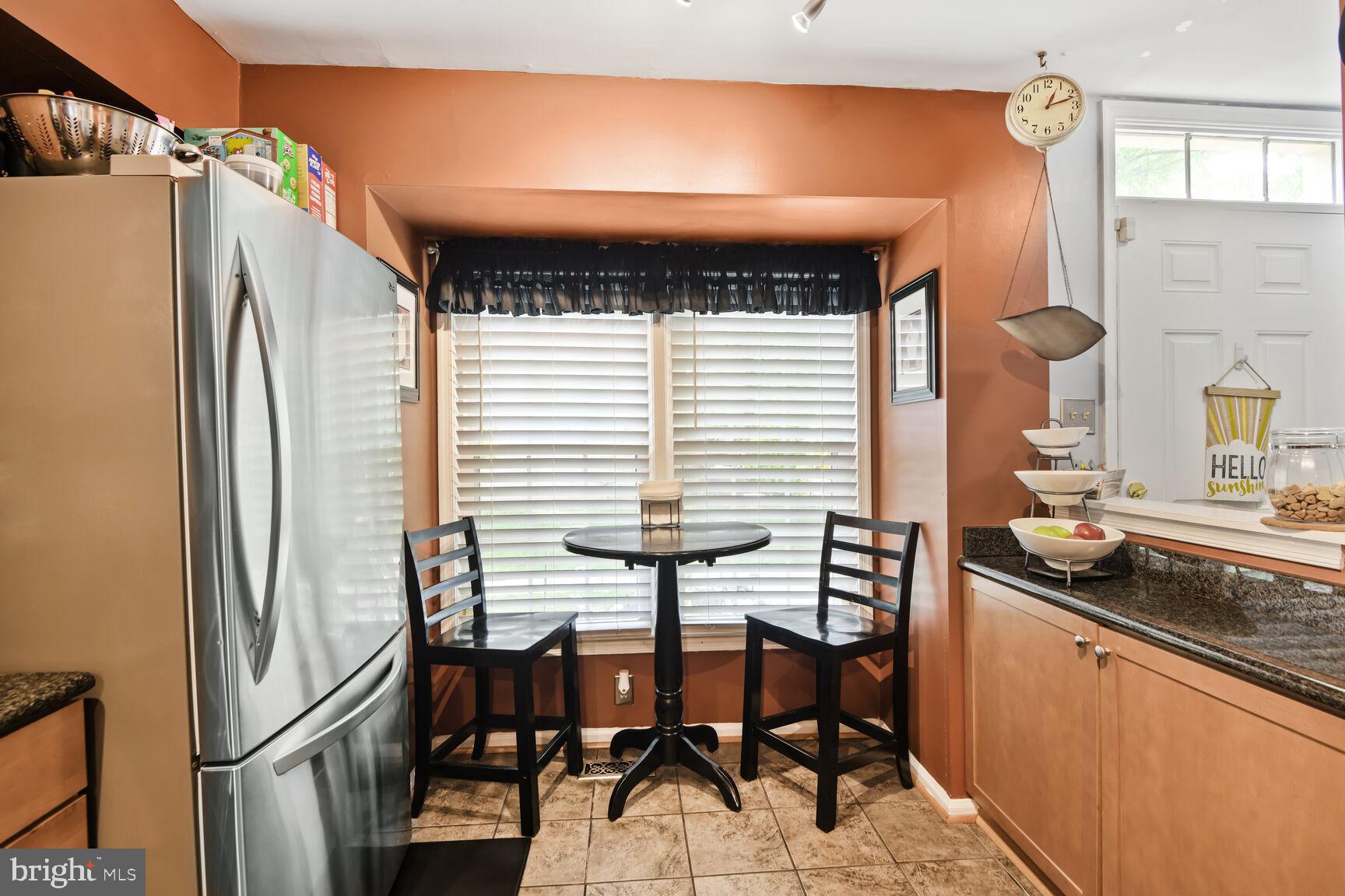 3824 ANGELTON COURT