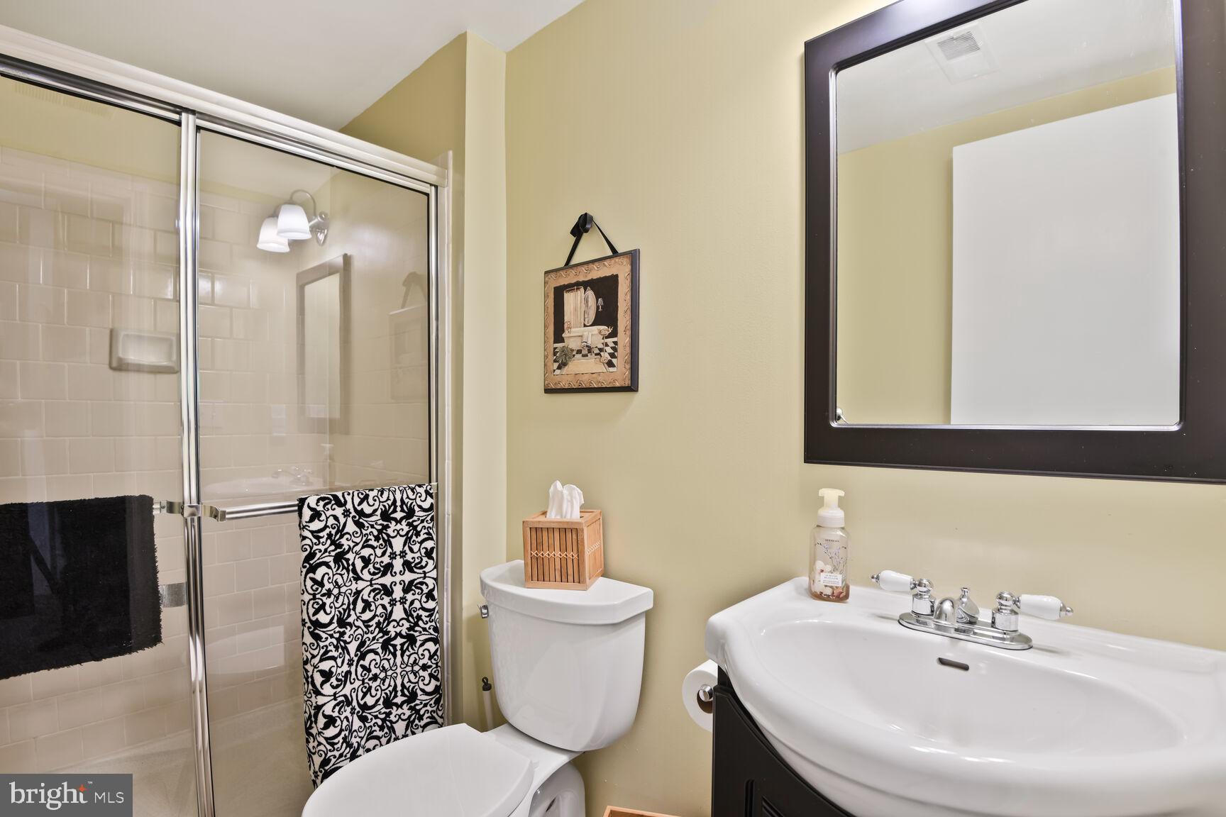 SILVER SPRING CNTRY CLUB - Residential