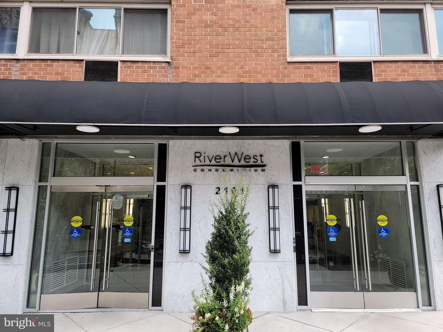 Come experience this thoughtfully rehabbed 4th floor unit with great city views and located in the popular Rittenhouse Square neighborhood of Philadelphia. This unit screams value with newer flooring throughout, a kitchen with all of the necessities, an updated bath with tile accents, and it is brightly lit. Plenty of storage space in the many closets. Fitness center and 24 hour lobby attendant. Close to restaurants, shopping, public transportation, hospitals, universities, and much more. Schedule your tour today!