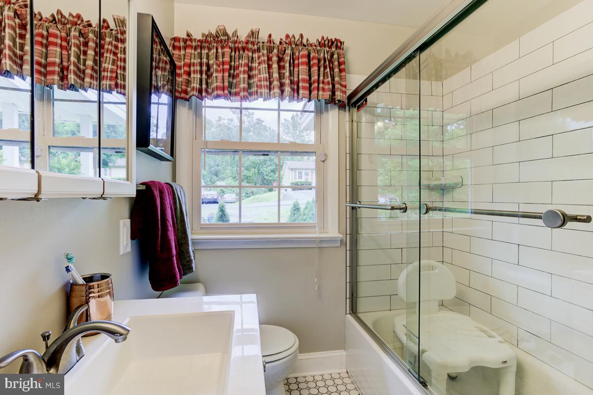 SHEN SHORES - Residential