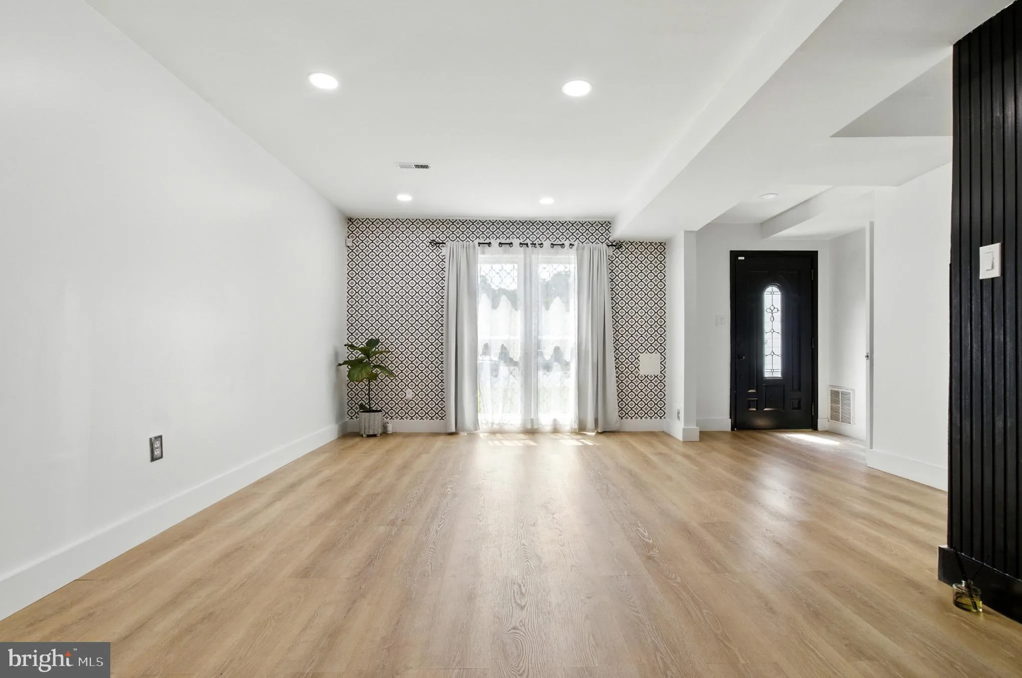 Woodbridge, Virginia 22193, United States, 3 Bedrooms Bedrooms, ,2 BathroomsBathrooms,Residential,Pending,151684