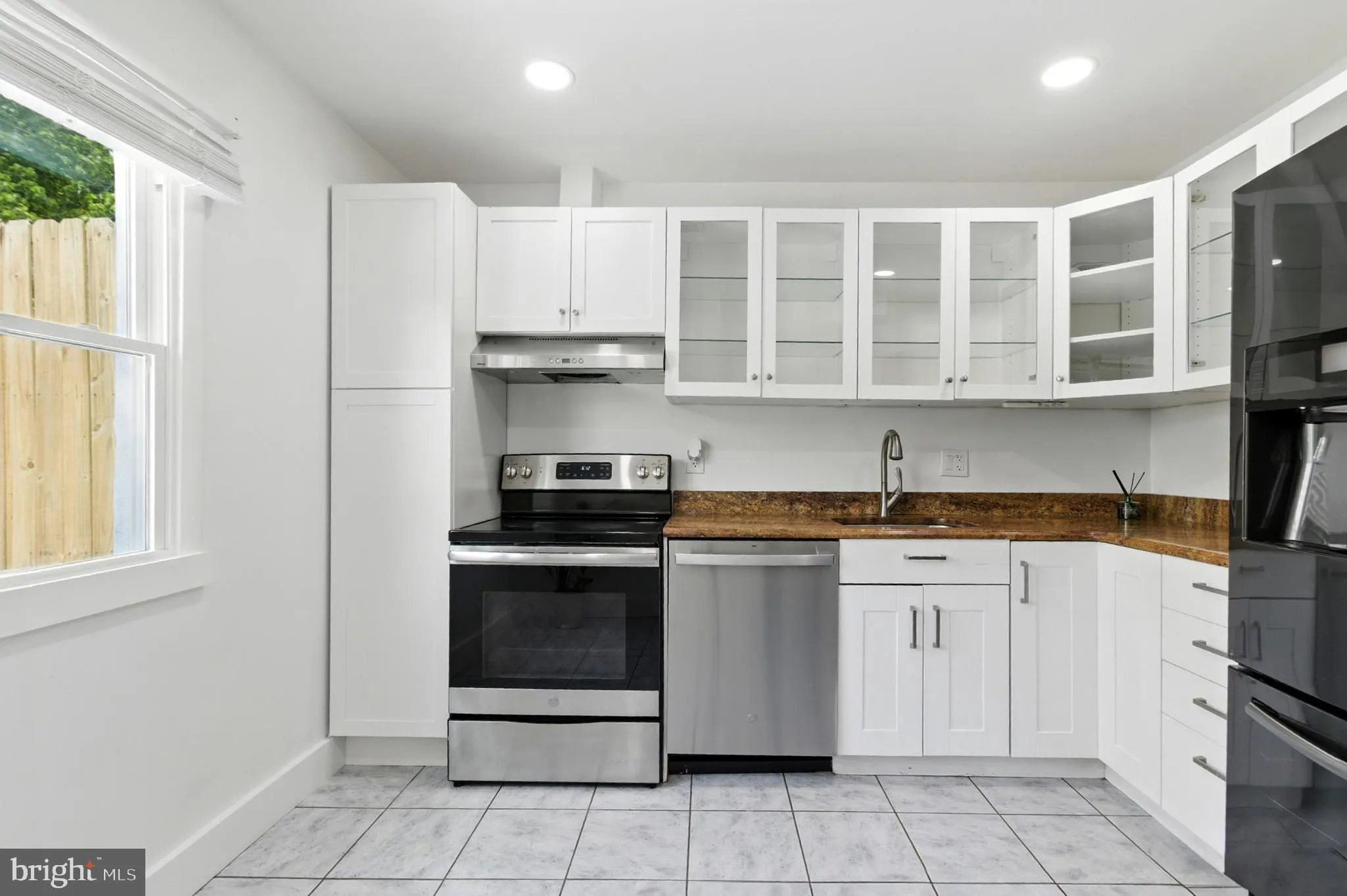 Woodbridge, Virginia 22193, United States, 3 Bedrooms Bedrooms, ,2 BathroomsBathrooms,Residential,Pending,151684