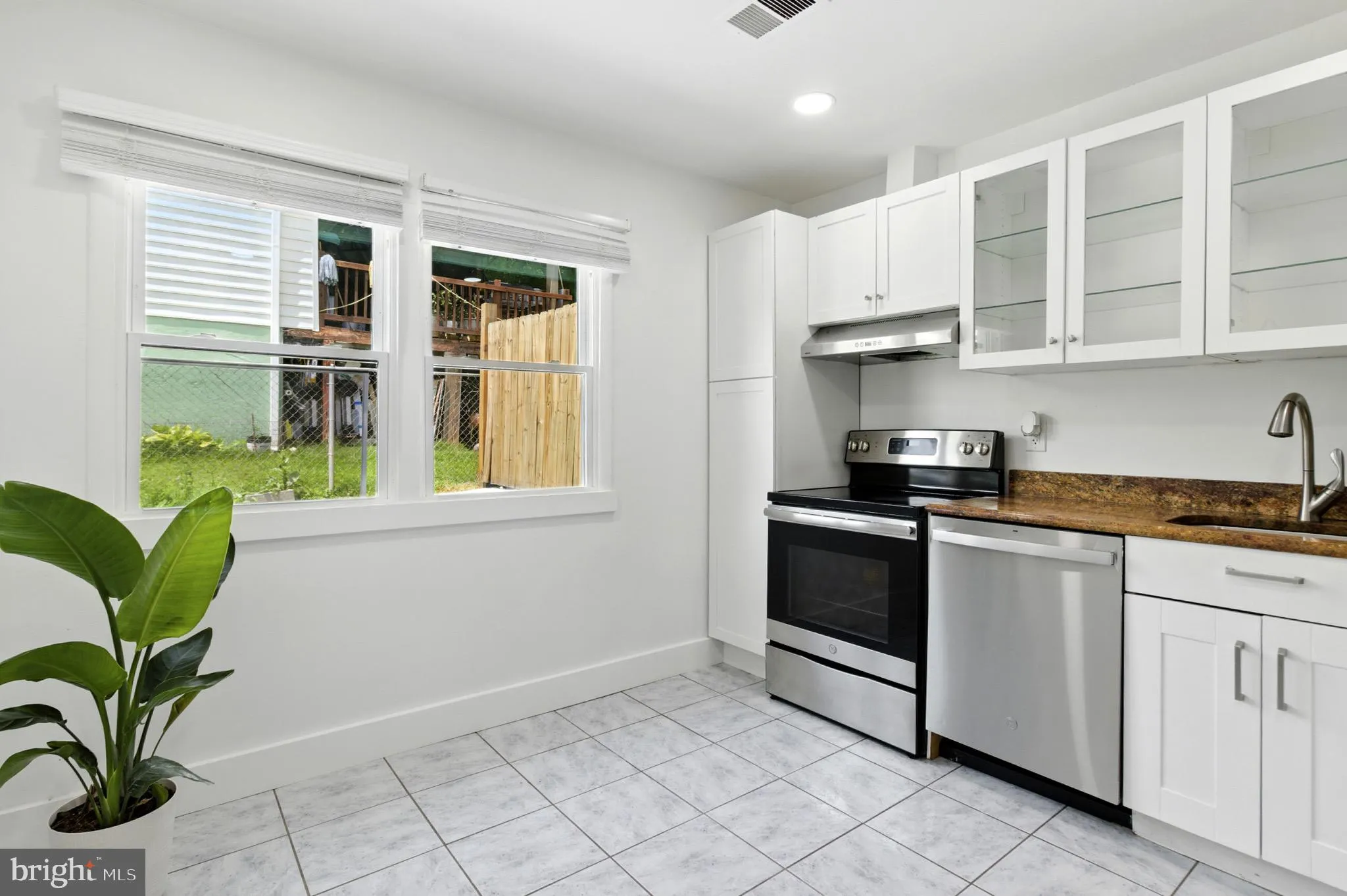 Woodbridge, Virginia 22193, United States, 3 Bedrooms Bedrooms, ,2 BathroomsBathrooms,Residential,Pending,151684