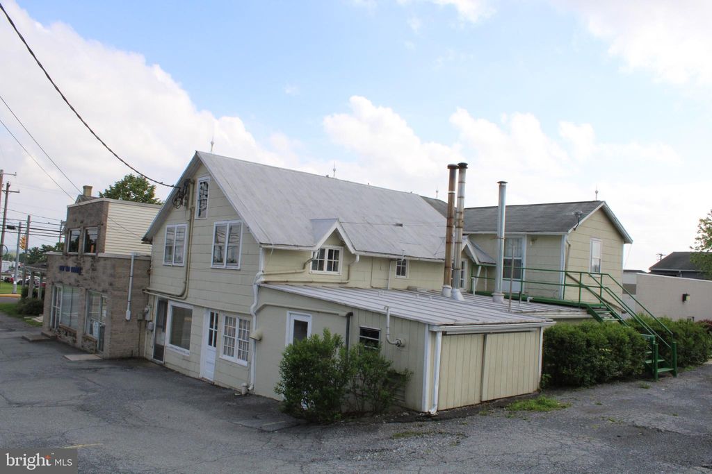 Photo of 601 W Main Street, NEW HOLLAND, PA 17557 (MLS # PALA2070646)