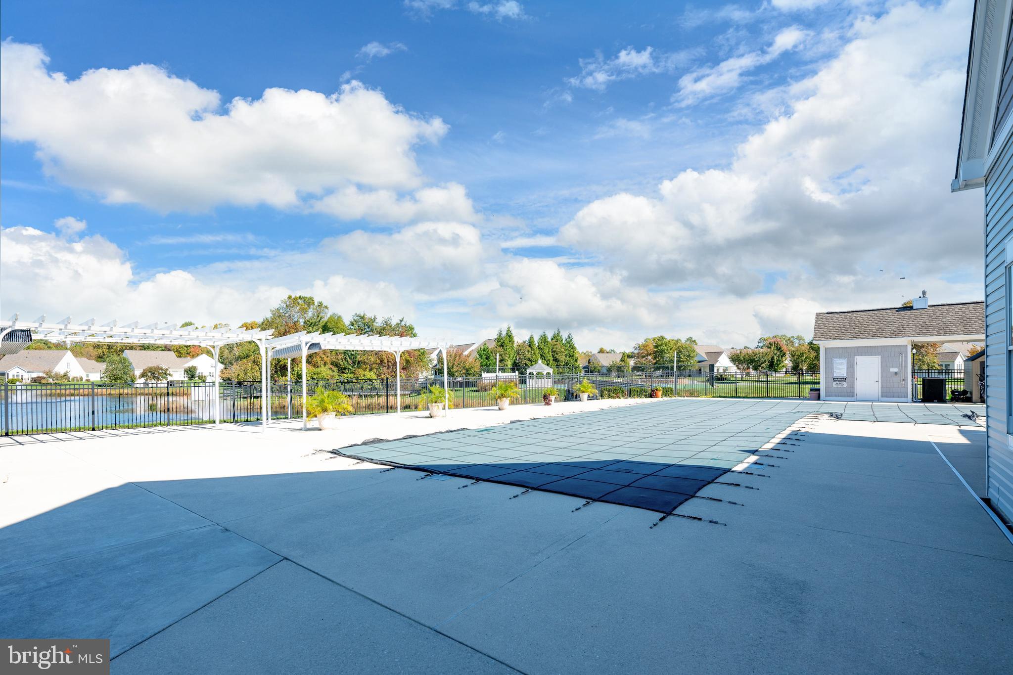 BAY CROSSING - Residential