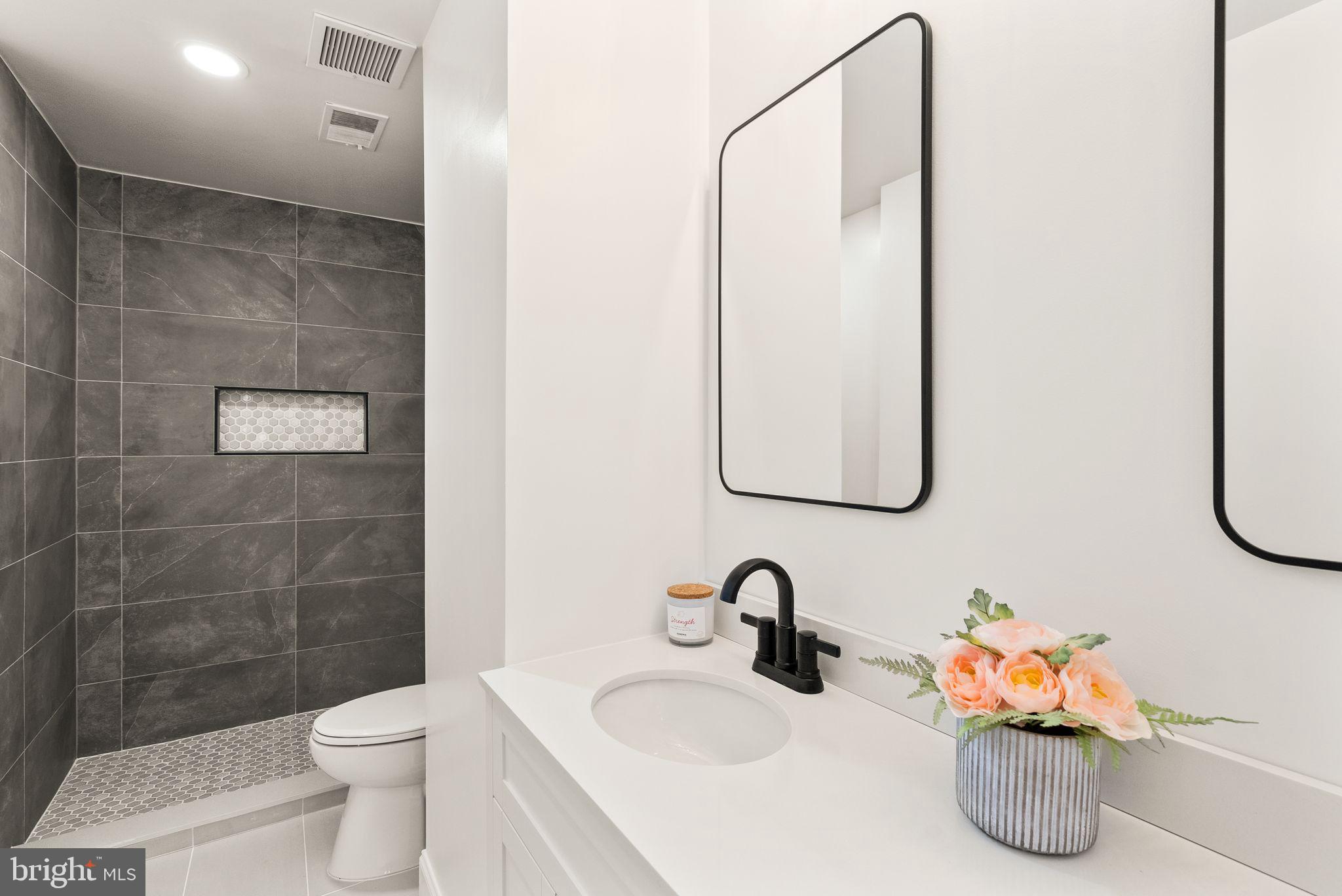 WOODLYNNE COMMUNITY - Residential