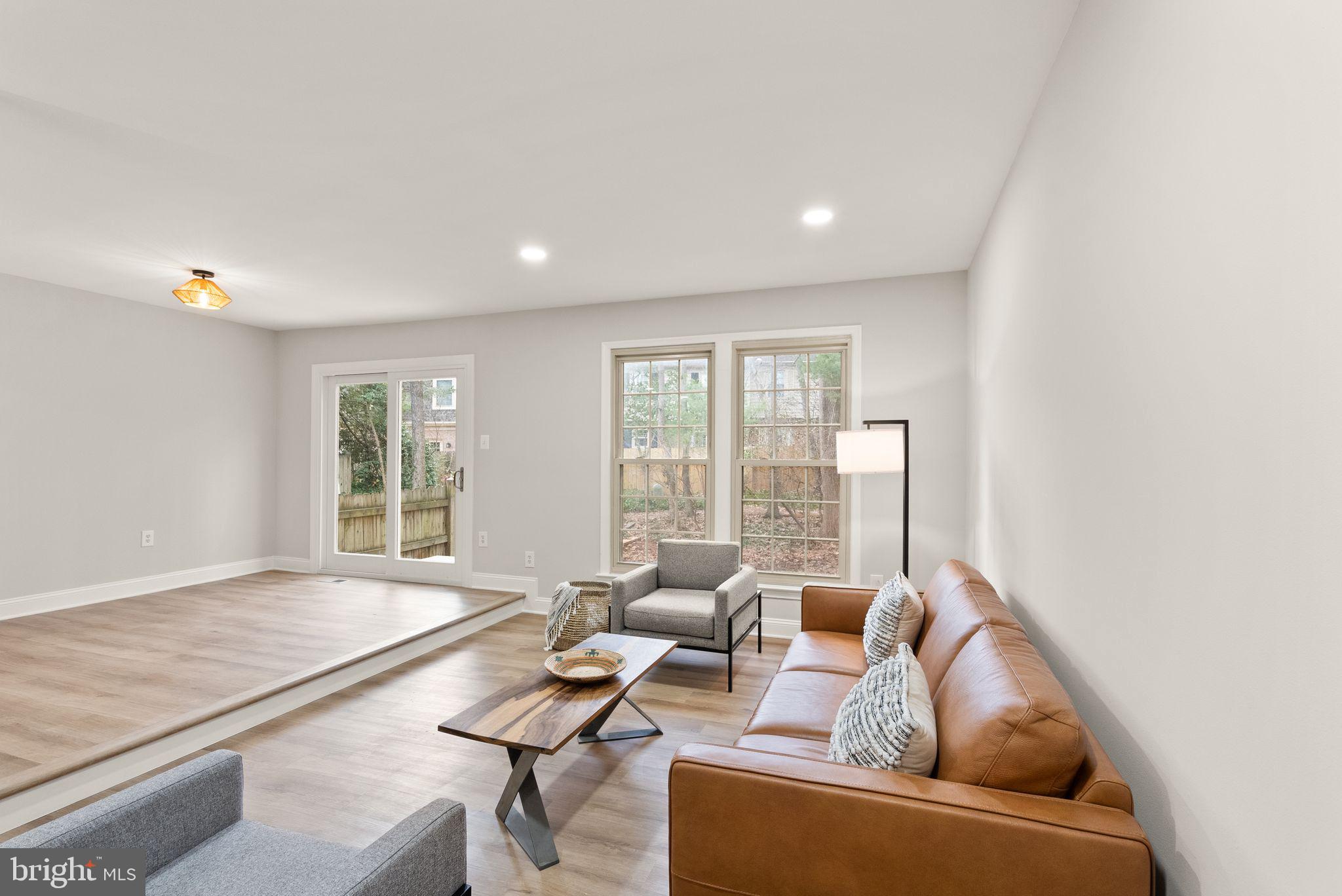 WOODLYNNE COMMUNITY - Residential