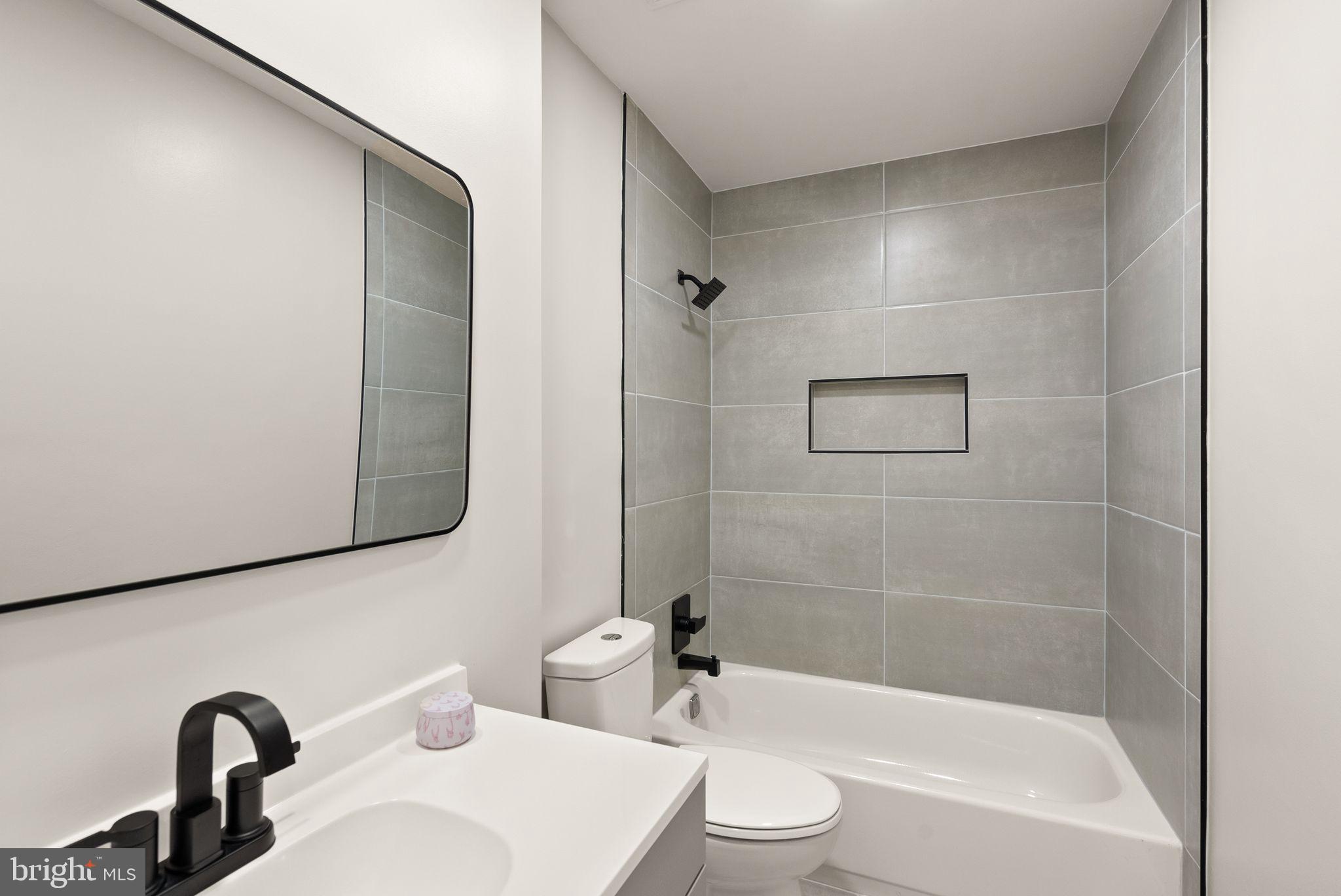 WOODLYNNE COMMUNITY - Residential