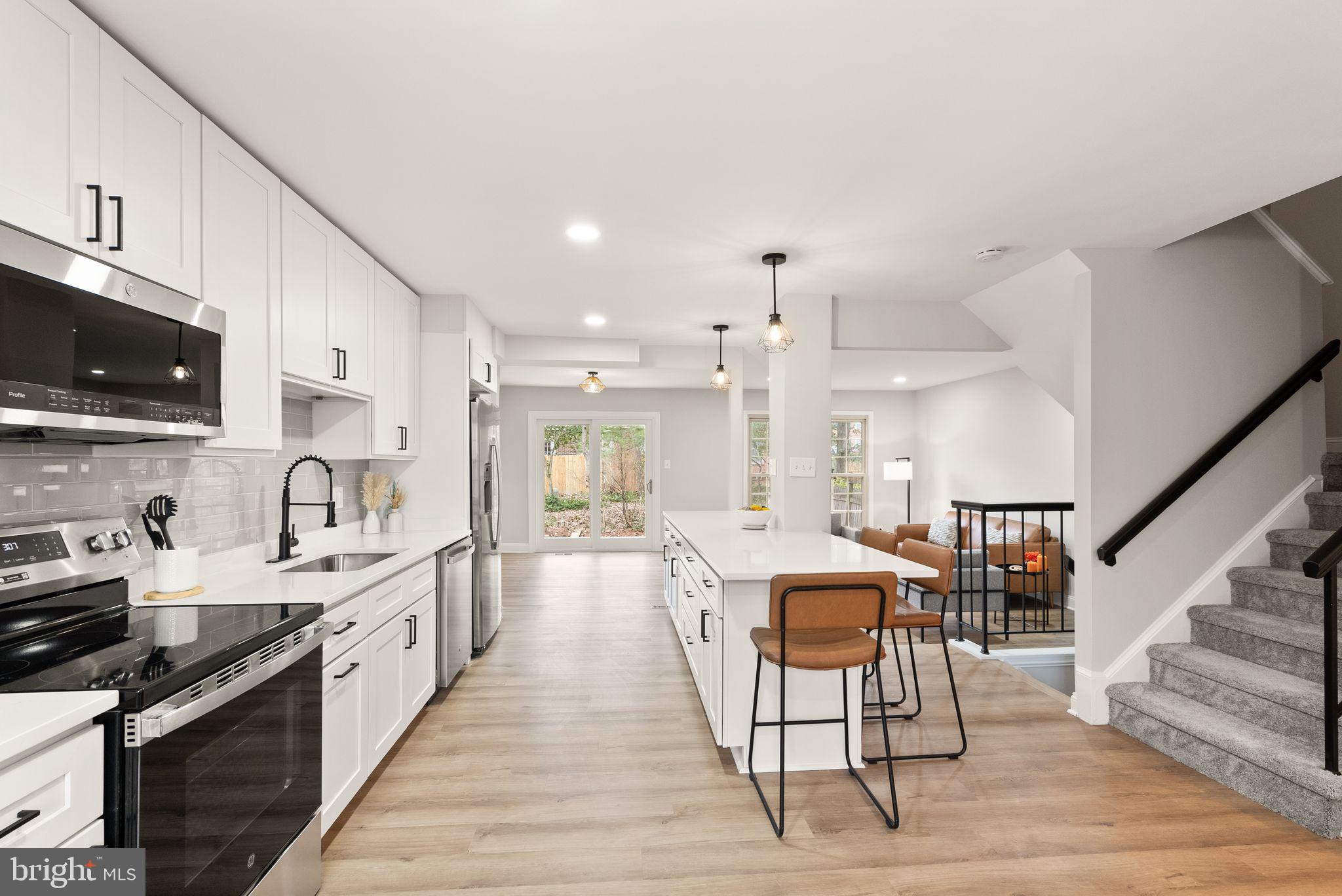 WOODLYNNE COMMUNITY - Residential