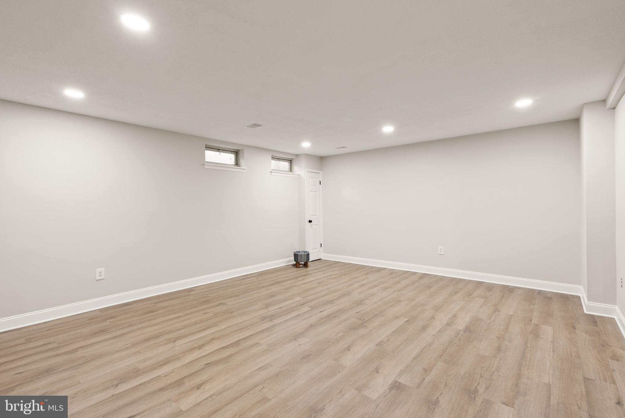 WOODLYNNE COMMUNITY - Residential