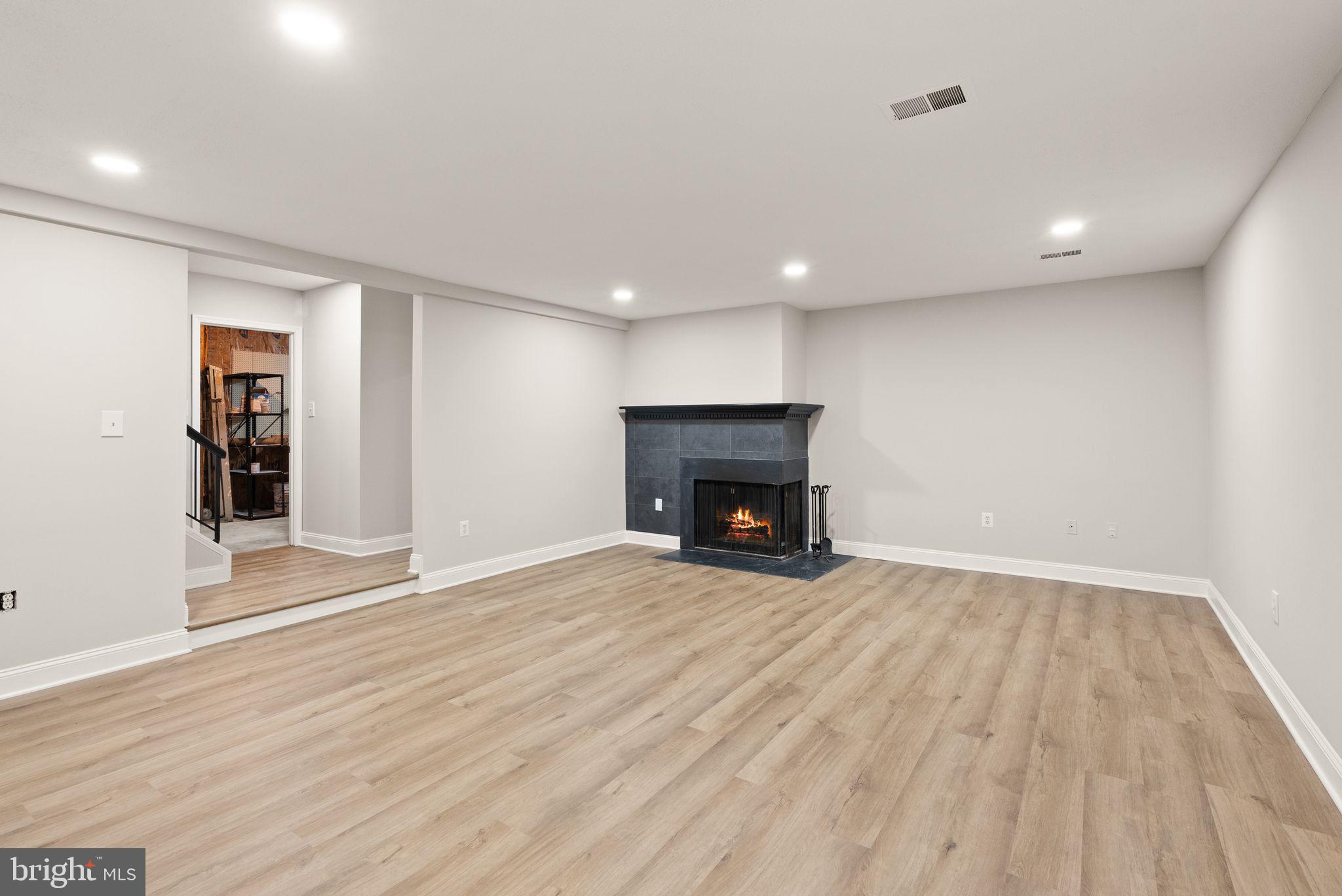 WOODLYNNE COMMUNITY - Residential