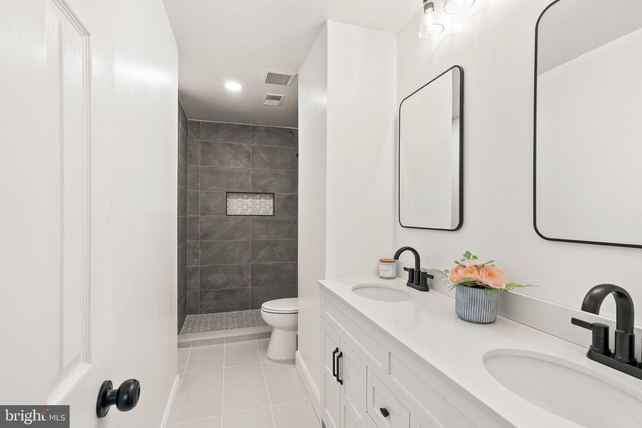 WOODLYNNE COMMUNITY - Residential