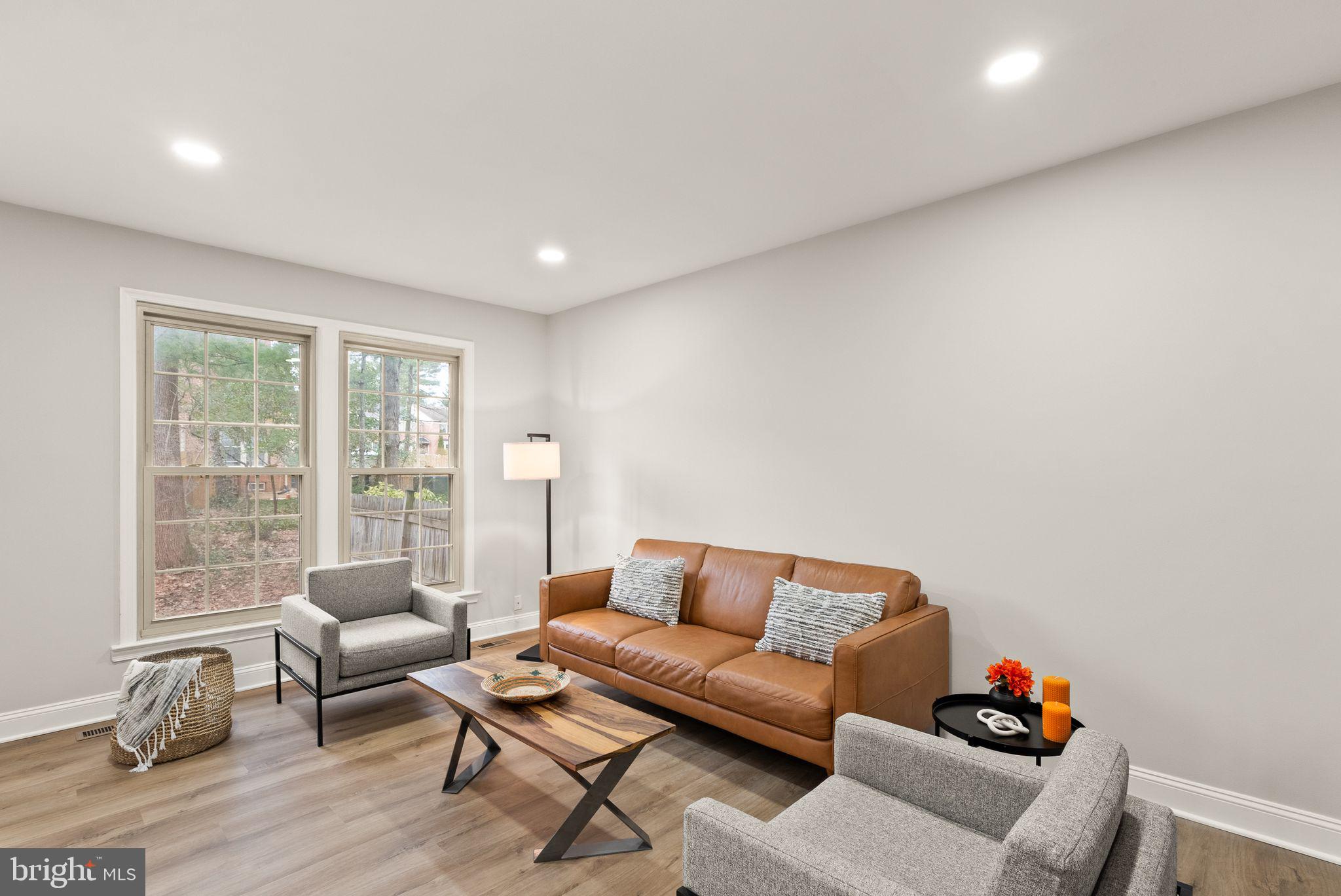 WOODLYNNE COMMUNITY - Residential