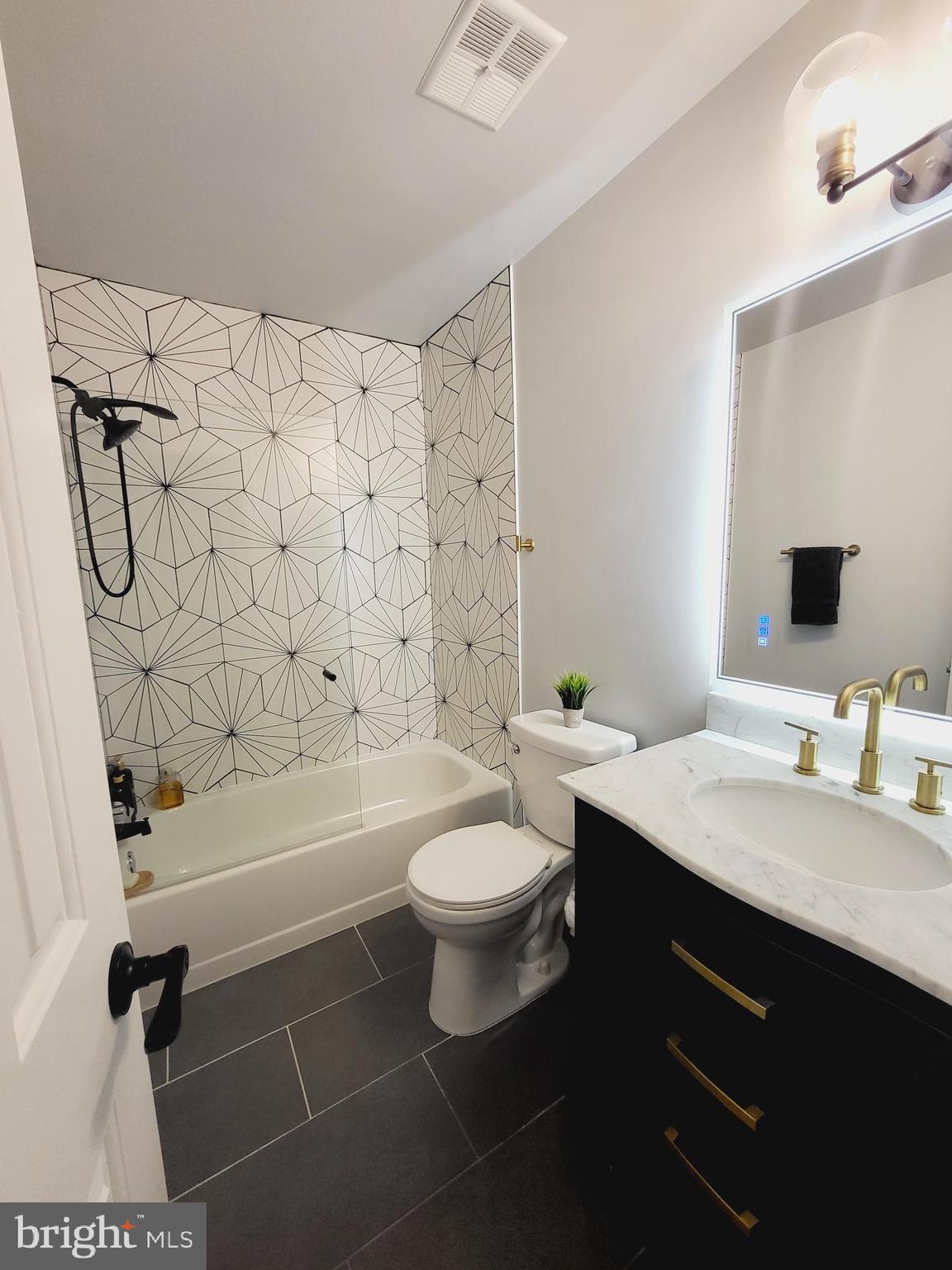 LINWAY PARK OF MCLEAN - Residential