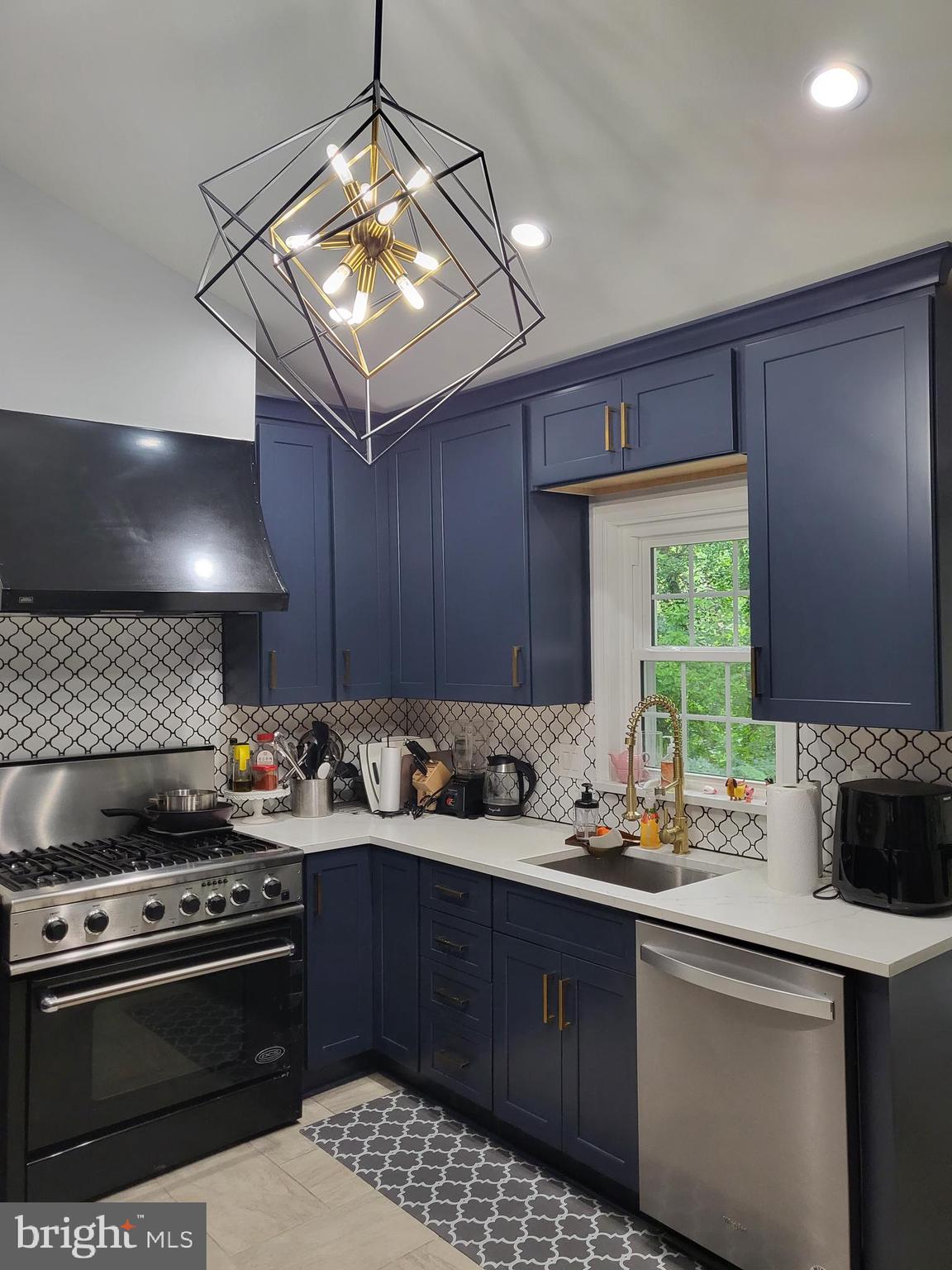 1626 LINWAY PARK DRIVE