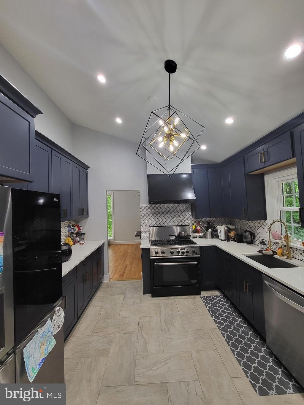 Photo of 1626 Linway Park Drive, MCLEAN, VA 22101 (MLS # VAFX2298540)