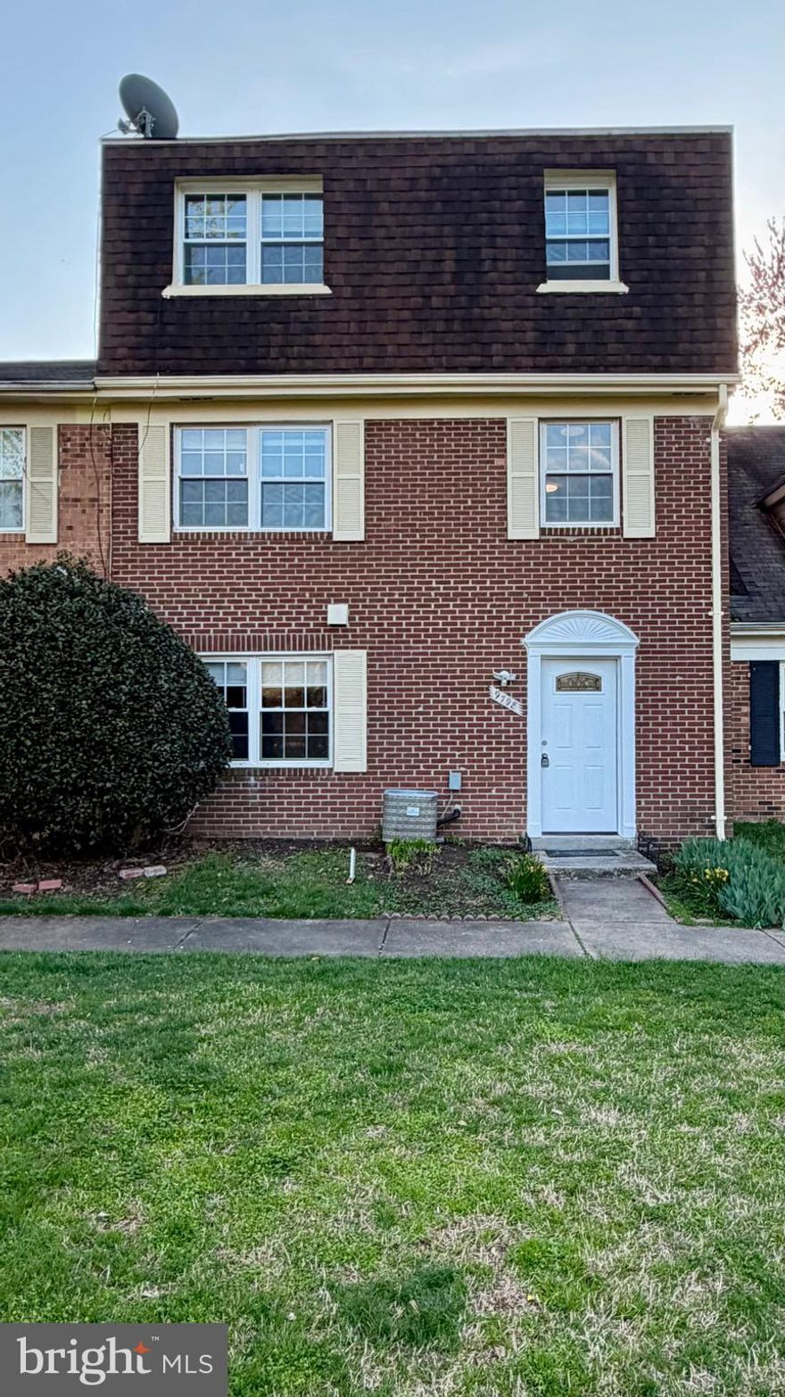 This is a Fee Simple, not a condo, Cozy Townhome situated in a quiet spot overlooking gorgeous and landscaped lot and walking distance to the community pool. Right off Richmond HWY, Ft. Belvoir, 5 Minutes to  I-95. A mile or 2 to Shopping Centers and Library, Hardwood Floor in All 3 Levels, Fresh paint throughout the whole house. Fully renovated kitchen with New Kitchen countertop and appliances, and 2-year-old of washer and dryer. HVAC replaced in 2023, Replaced most of the windows, turnkey and ready to move in. Assigned parking space # 190 with two guest parking permits.
Hoa fee 225.00 Monthly, and an annual amenity fee of 416.00 for access to the clubhouse and pool.