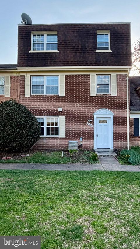Townhouse For Sale - 9798 Hagel Circle<br/> LORTON, VA 22079
