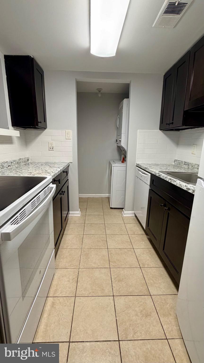 THE HIGHLANDS - Residential