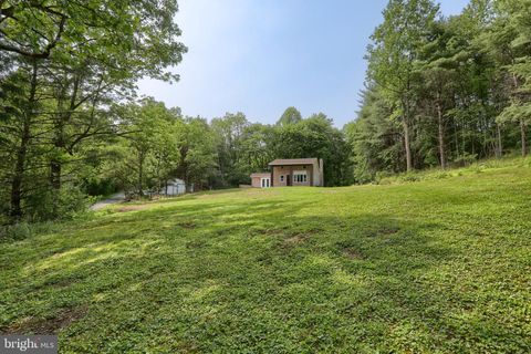 26 SWALM LANE JONESTOWN PA 17038