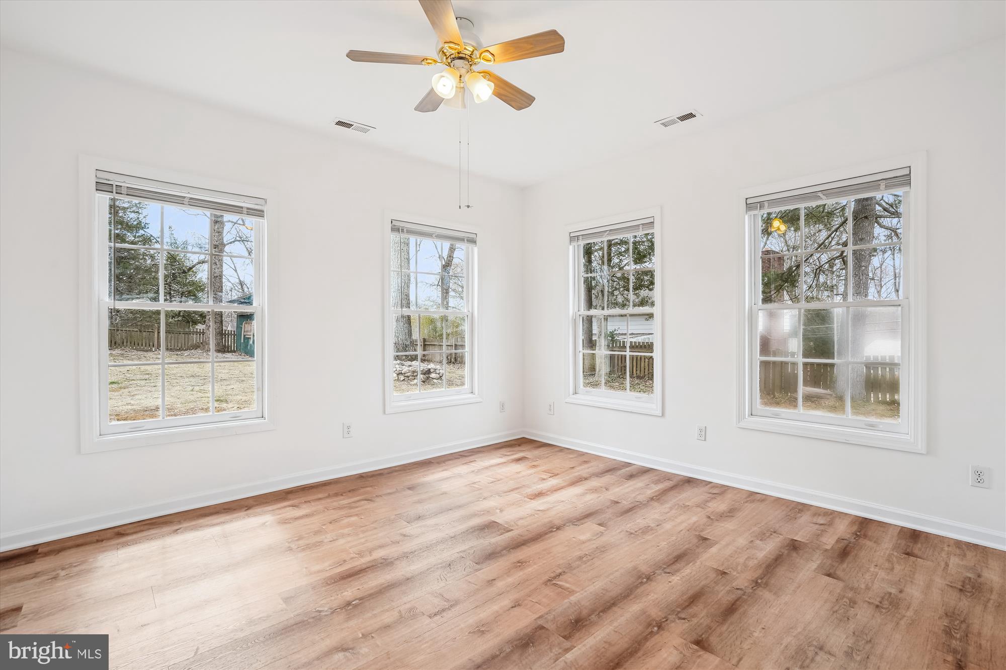 WARREN WOODS - Residential