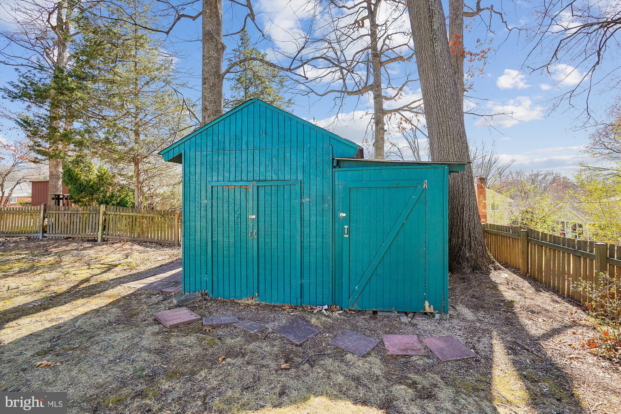 WARREN WOODS - Residential