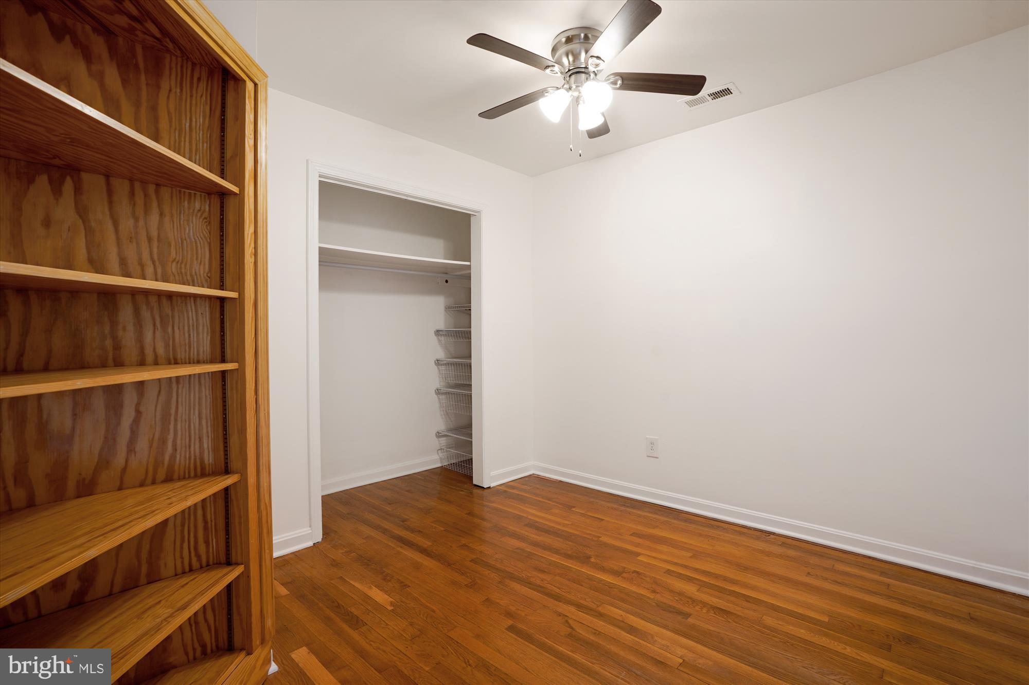 WARREN WOODS - Residential