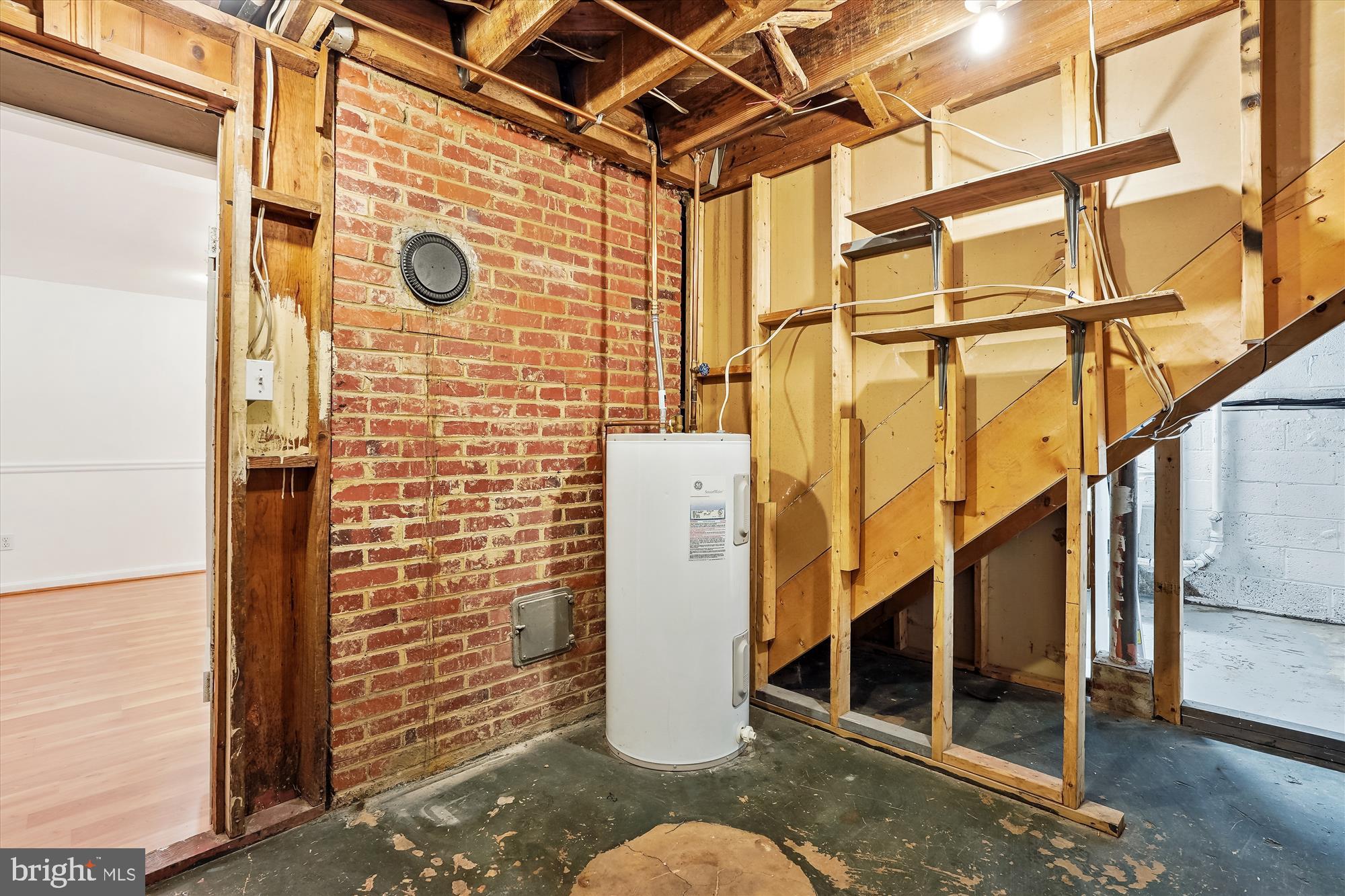 WARREN WOODS - Residential