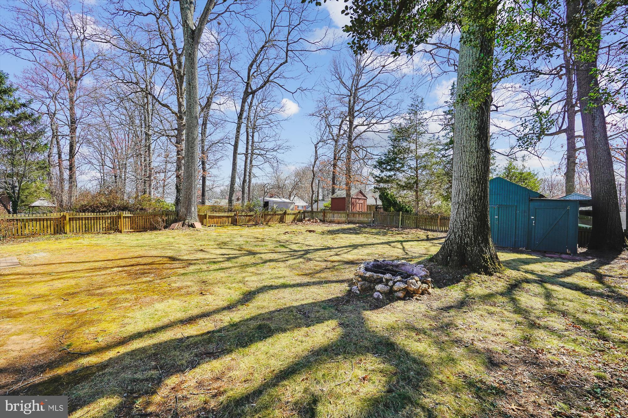 WARREN WOODS - Residential