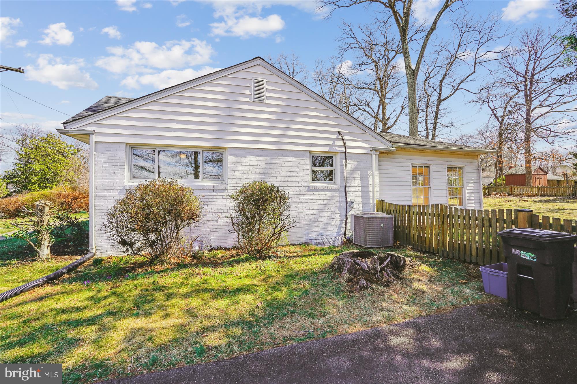 WARREN WOODS - Residential