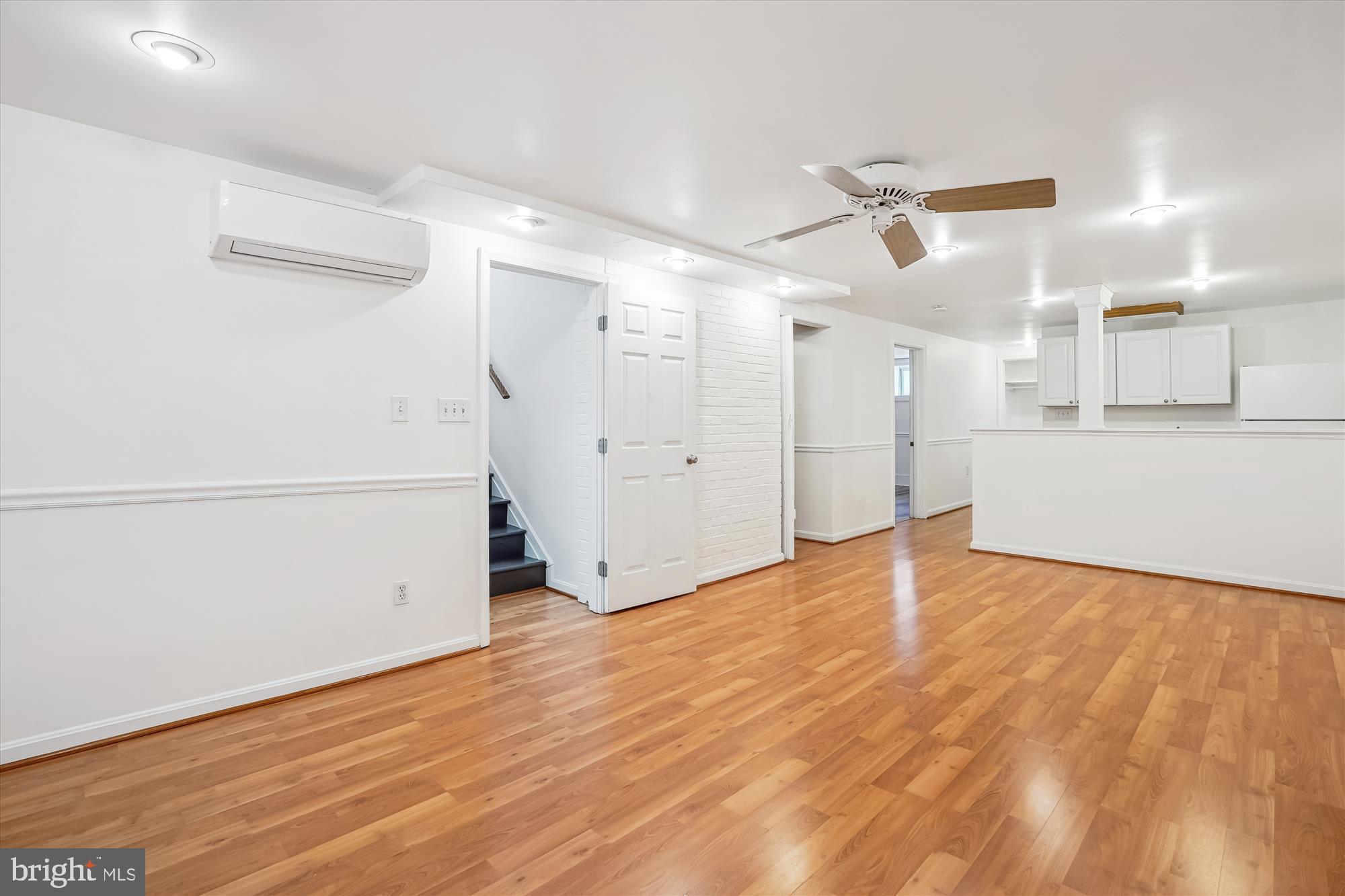 WARREN WOODS - Residential