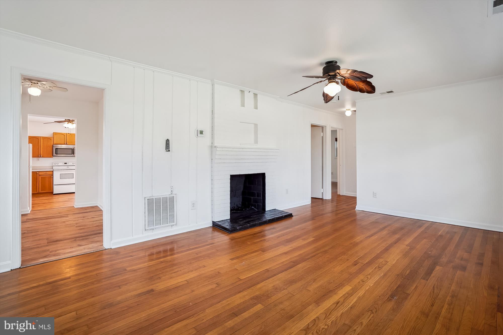 WARREN WOODS - Residential