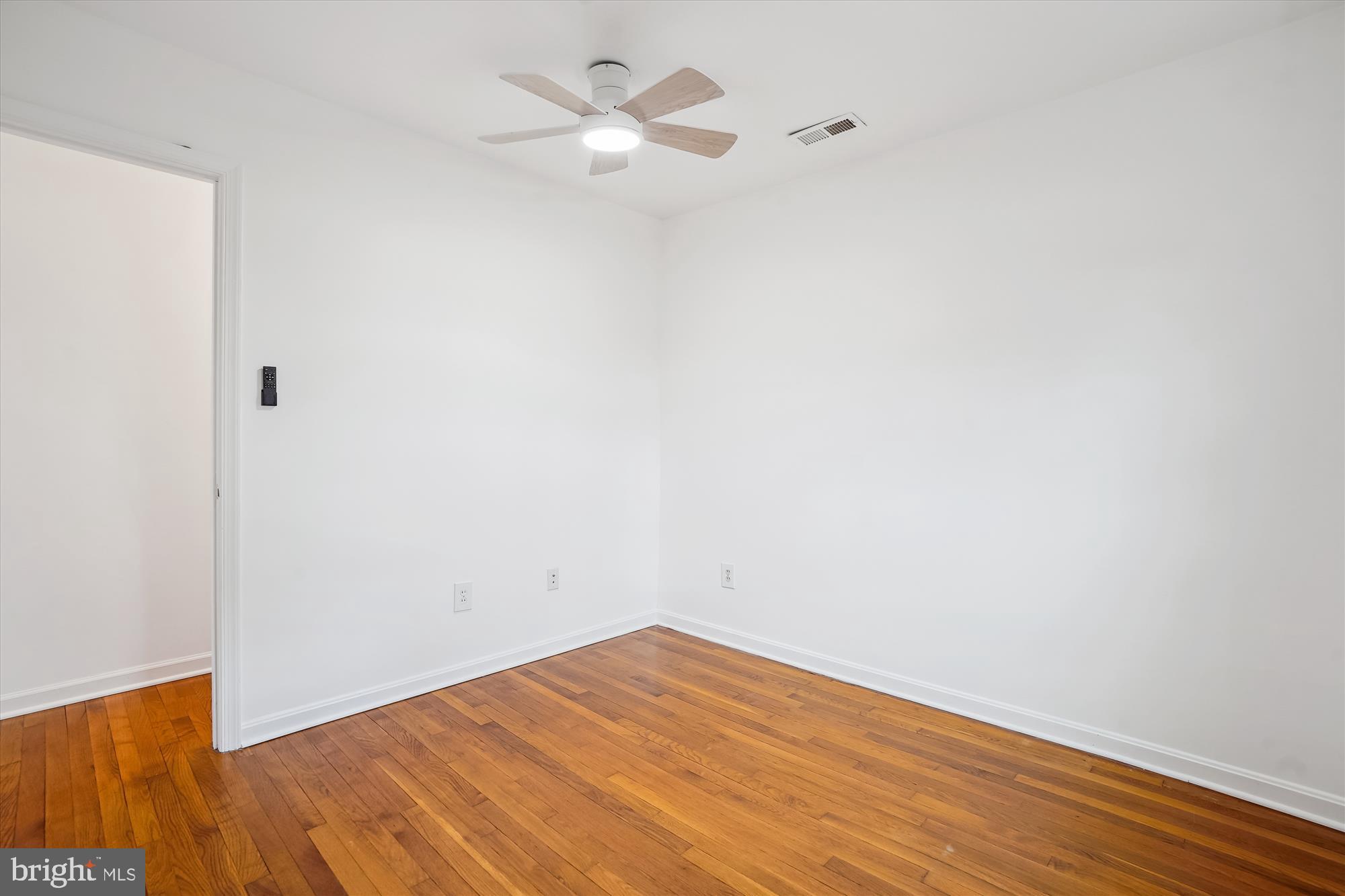 WARREN WOODS - Residential