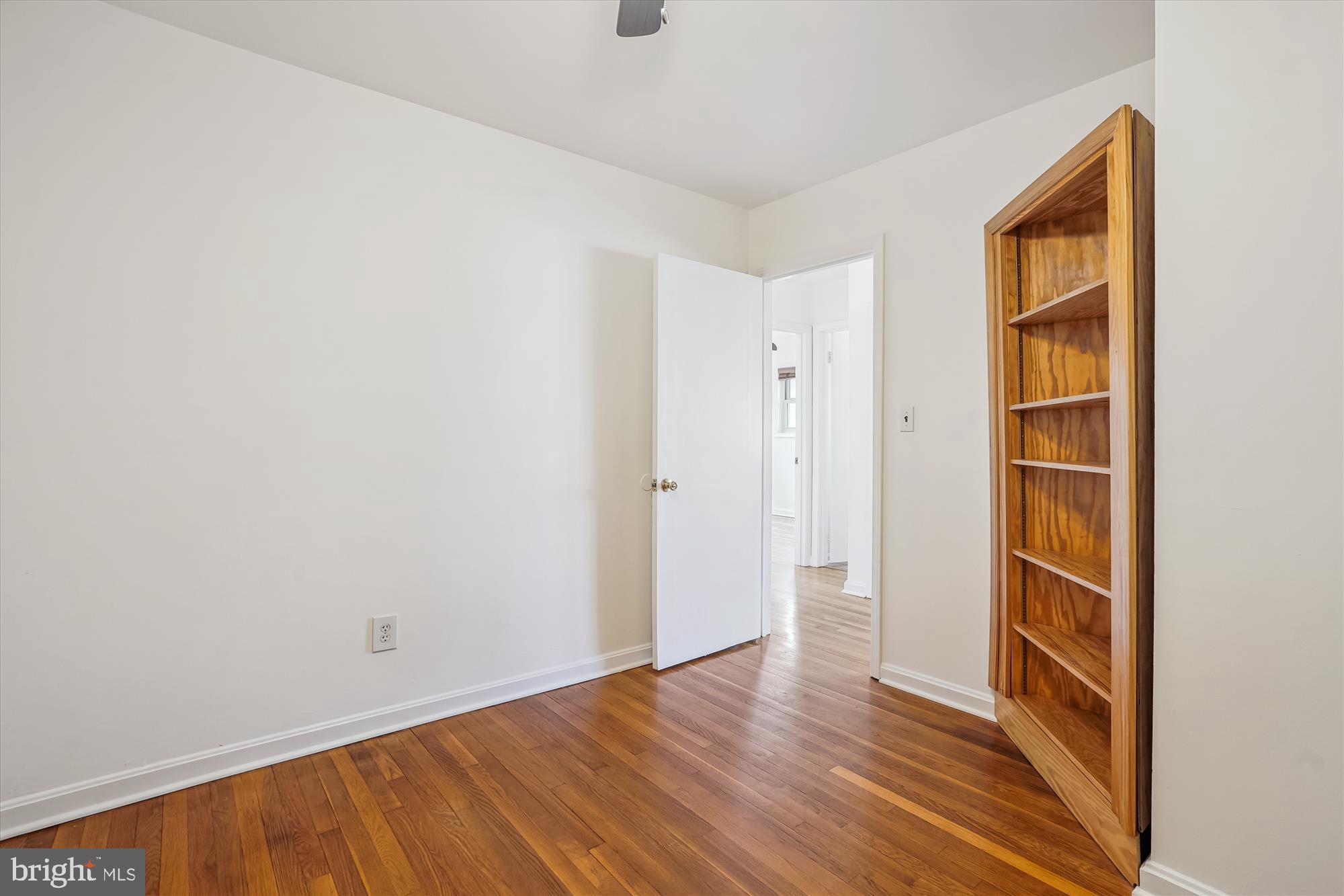 WARREN WOODS - Residential