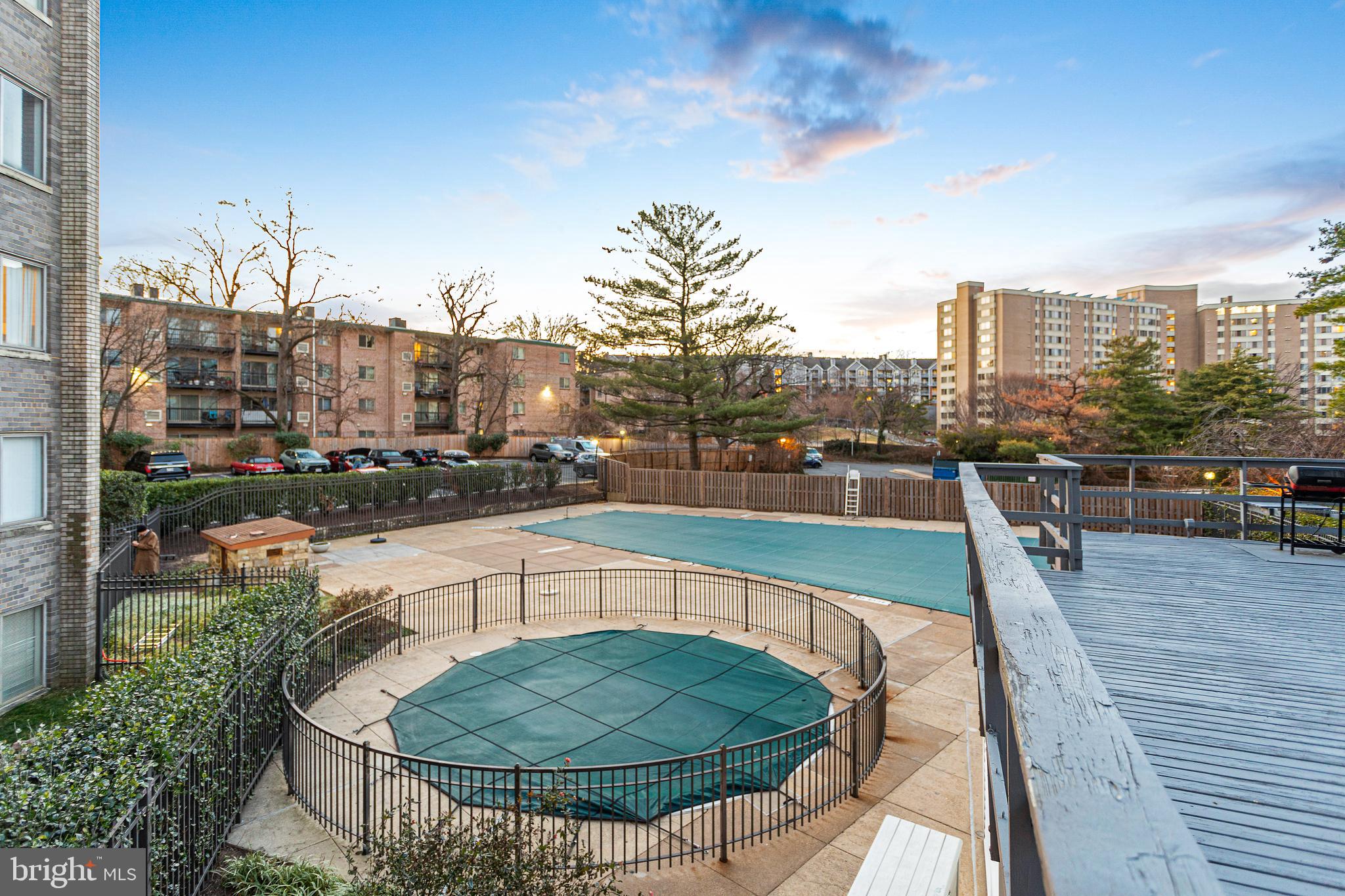 PAVILION ON THE PARK - Residential