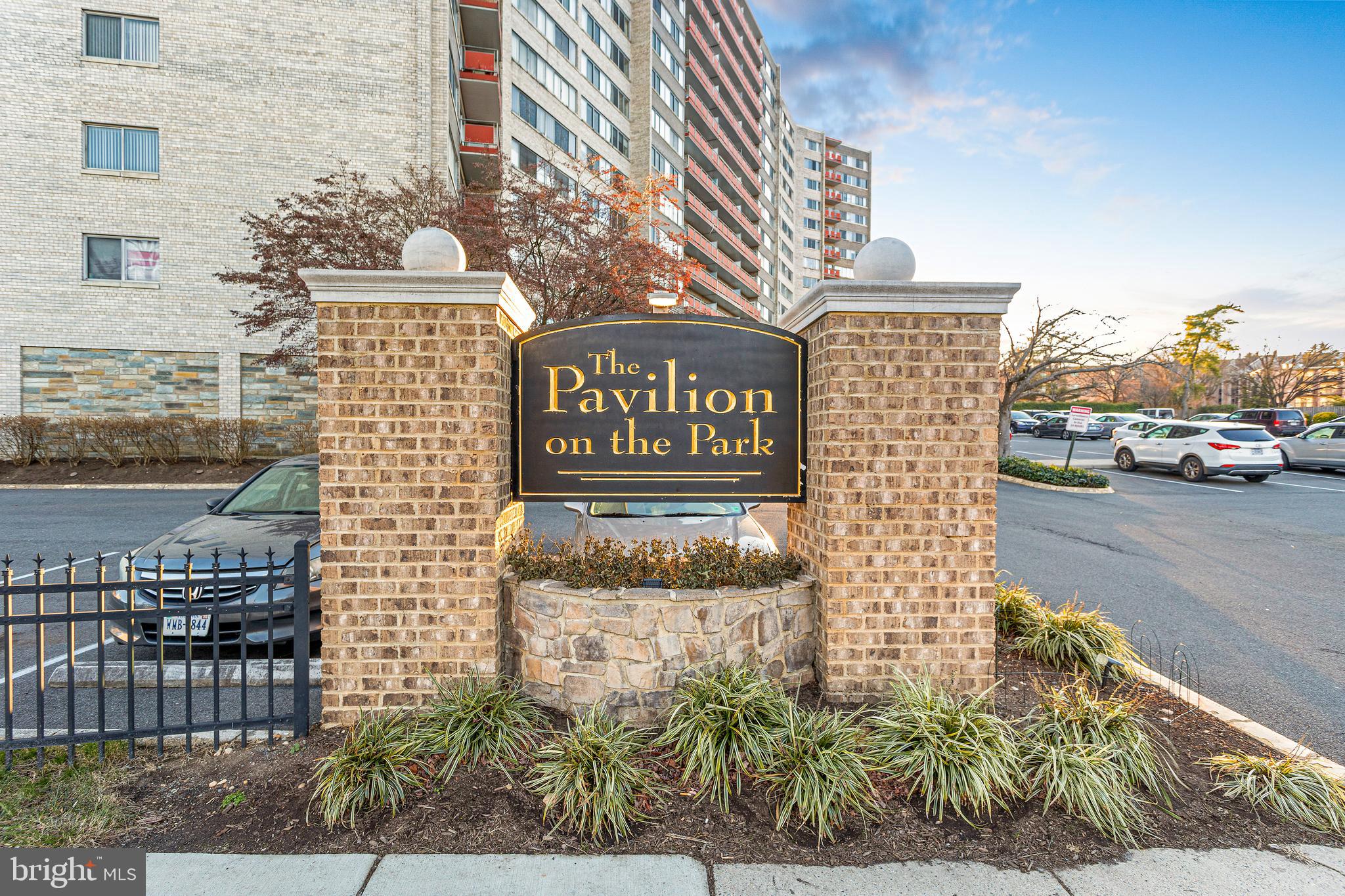 PAVILION ON THE PARK - Residential