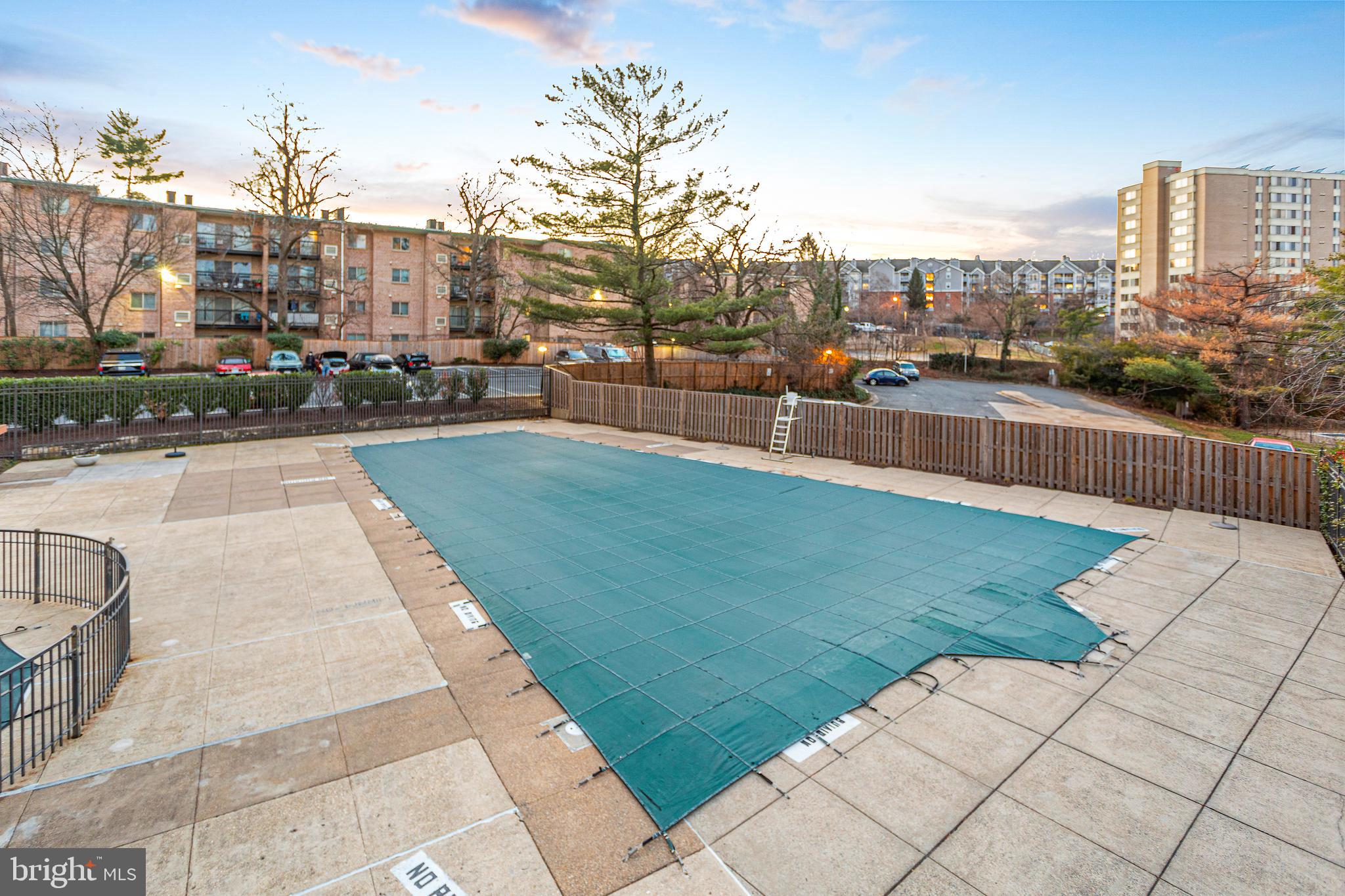 PAVILION ON THE PARK - Residential