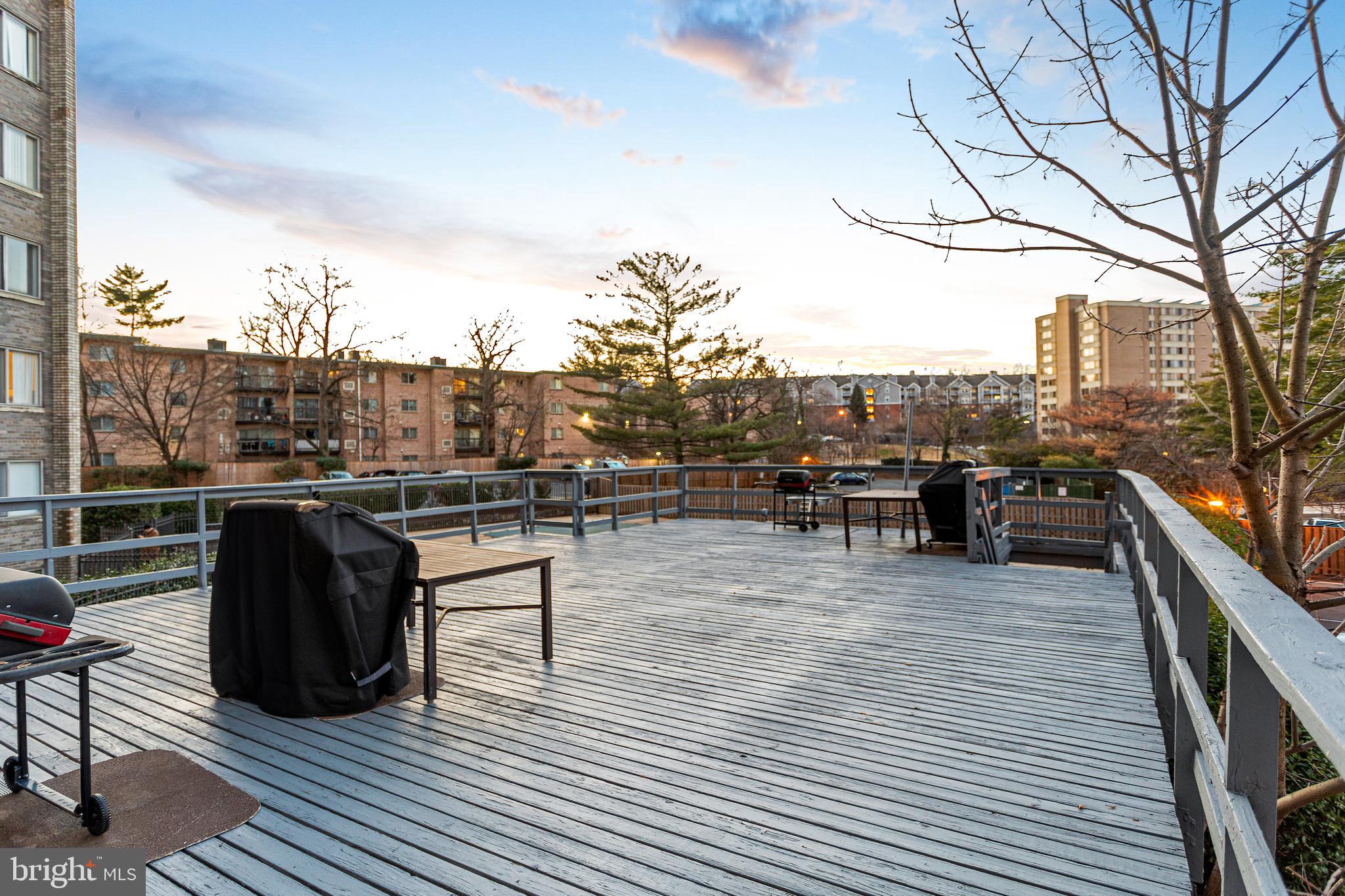 PAVILION ON THE PARK - Residential