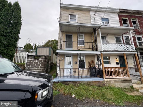 Townhouse For Rent - 105 East Street<br/> Schuylkill County, MINERSVILLE, PA 17954