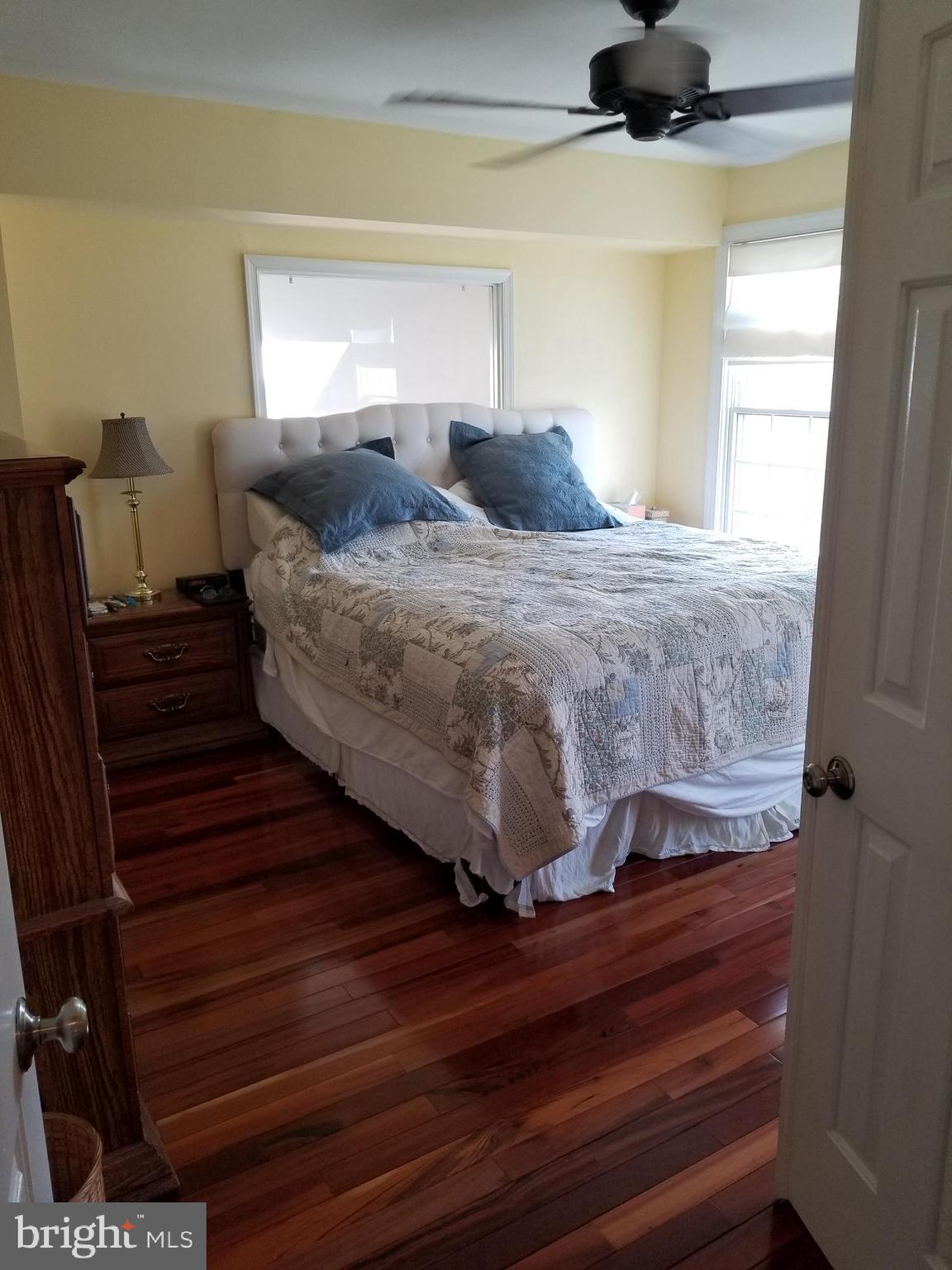 COUNTRY CLUB MANOR - Residential Lease