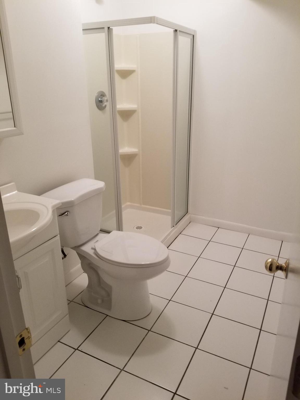 COUNTRY CLUB MANOR - Residential Lease