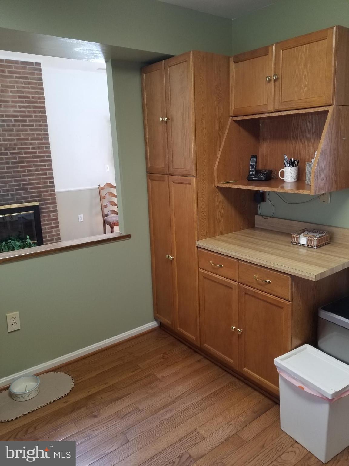 COUNTRY CLUB MANOR - Residential Lease