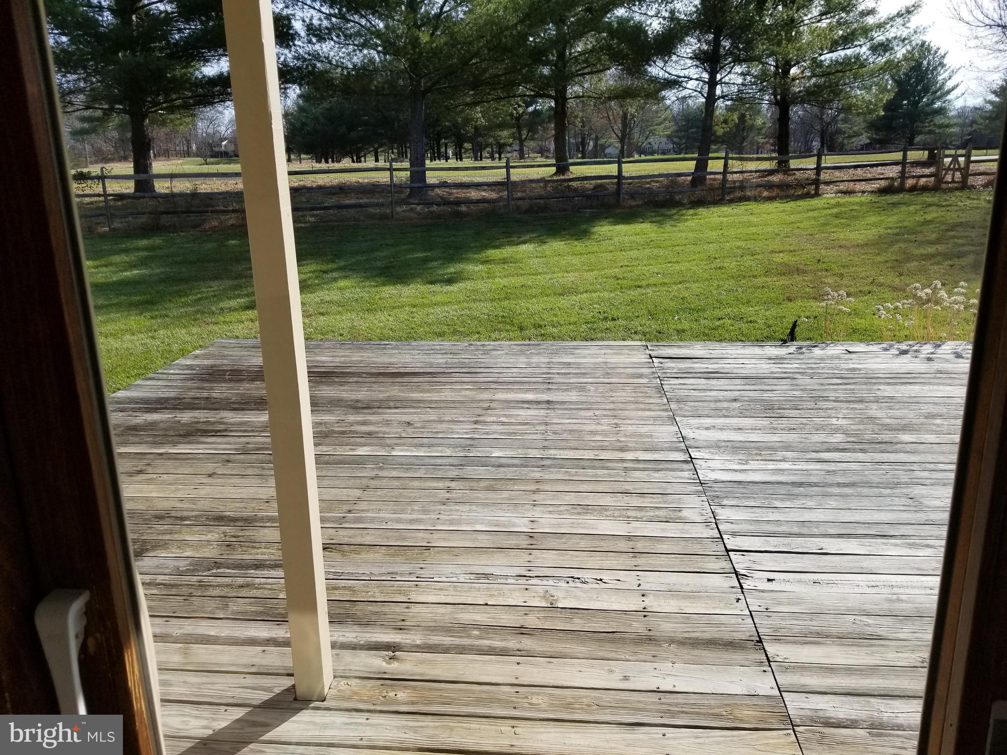 COUNTRY CLUB MANOR - Residential Lease