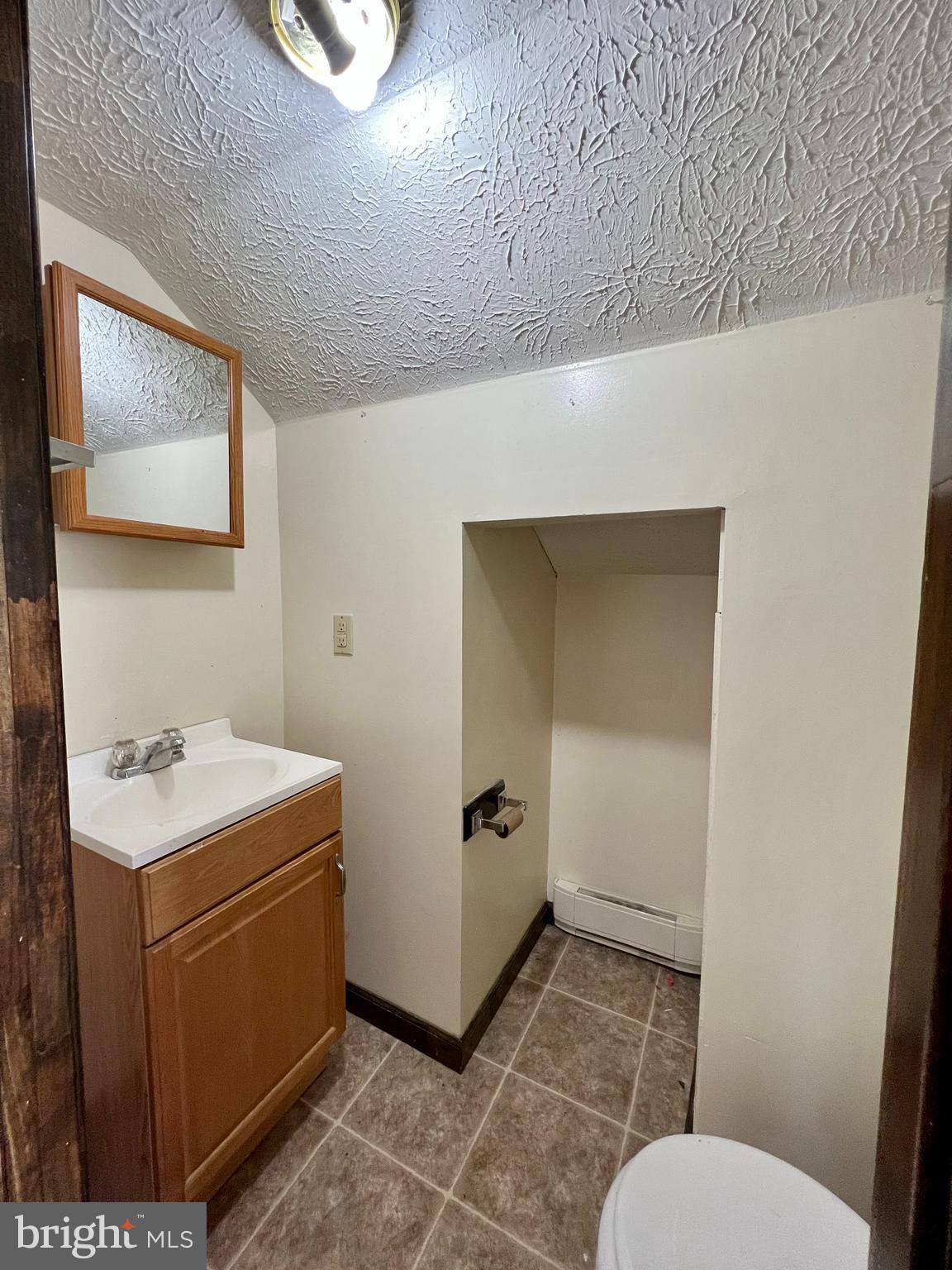 CHARLES TOWN - Residential Lease