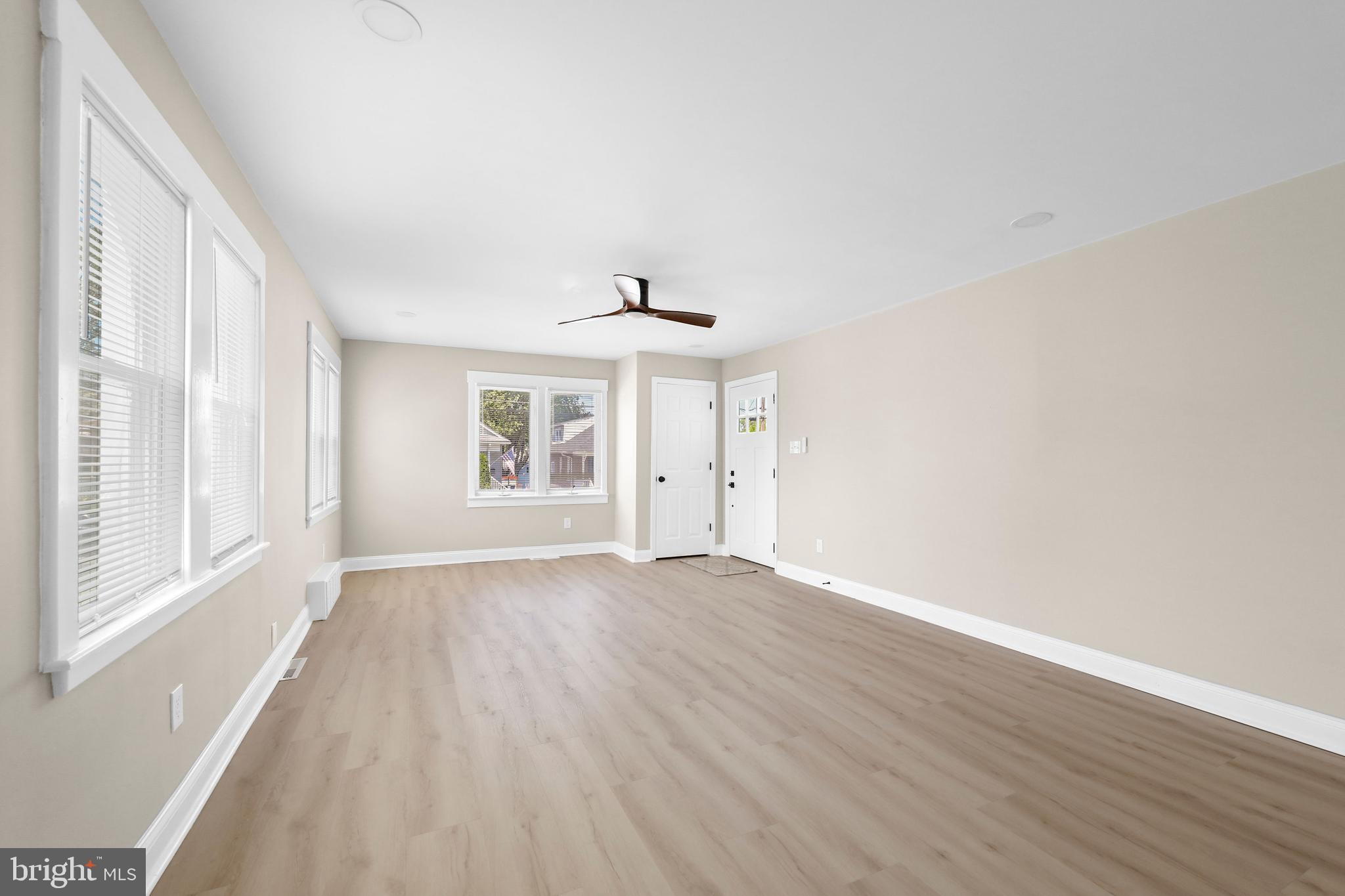 122 E PARK AVENUE