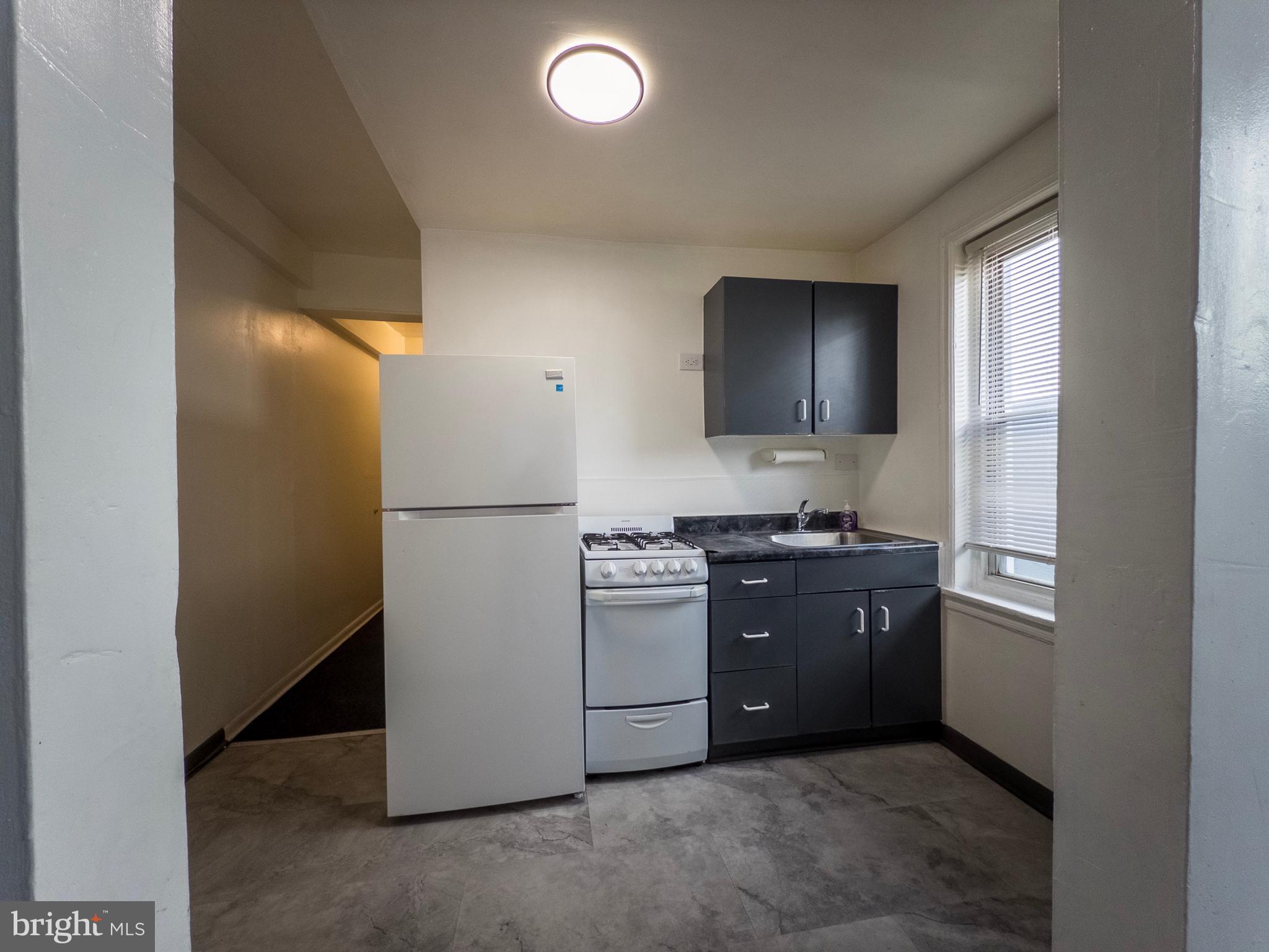 903 BELMONT AVENUE 3