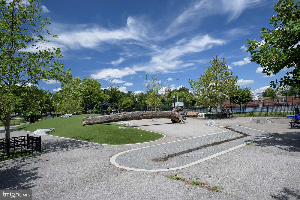 MCHENRY POINTE - Residential