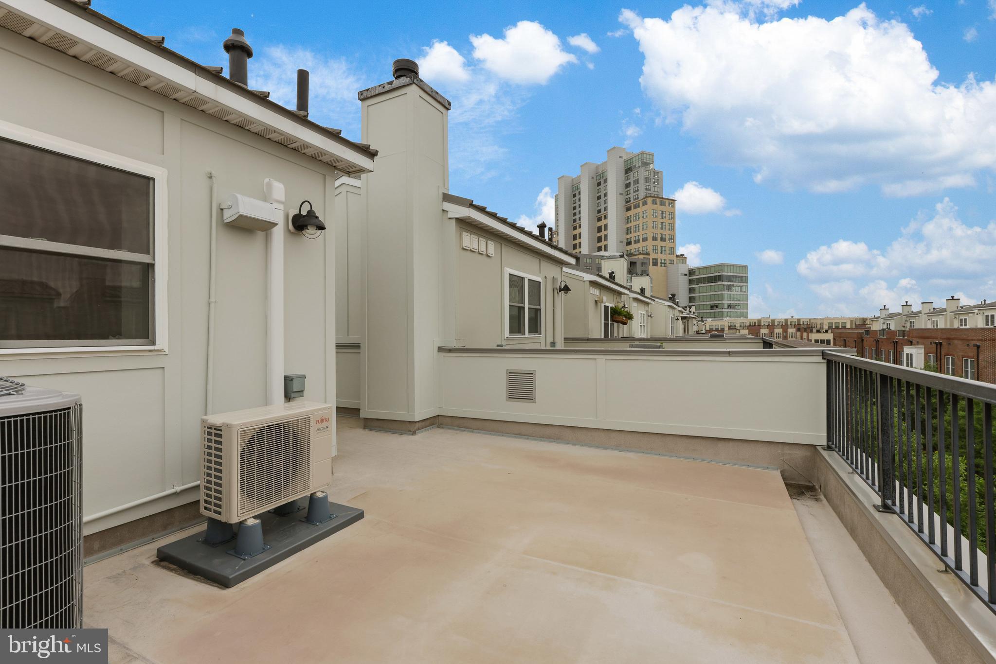 MCHENRY POINTE - Residential