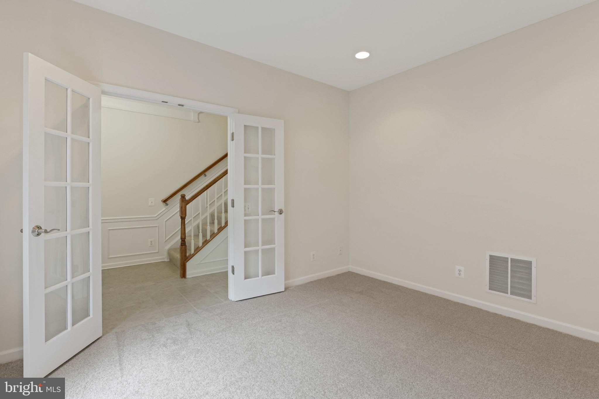 MCHENRY POINTE - Residential